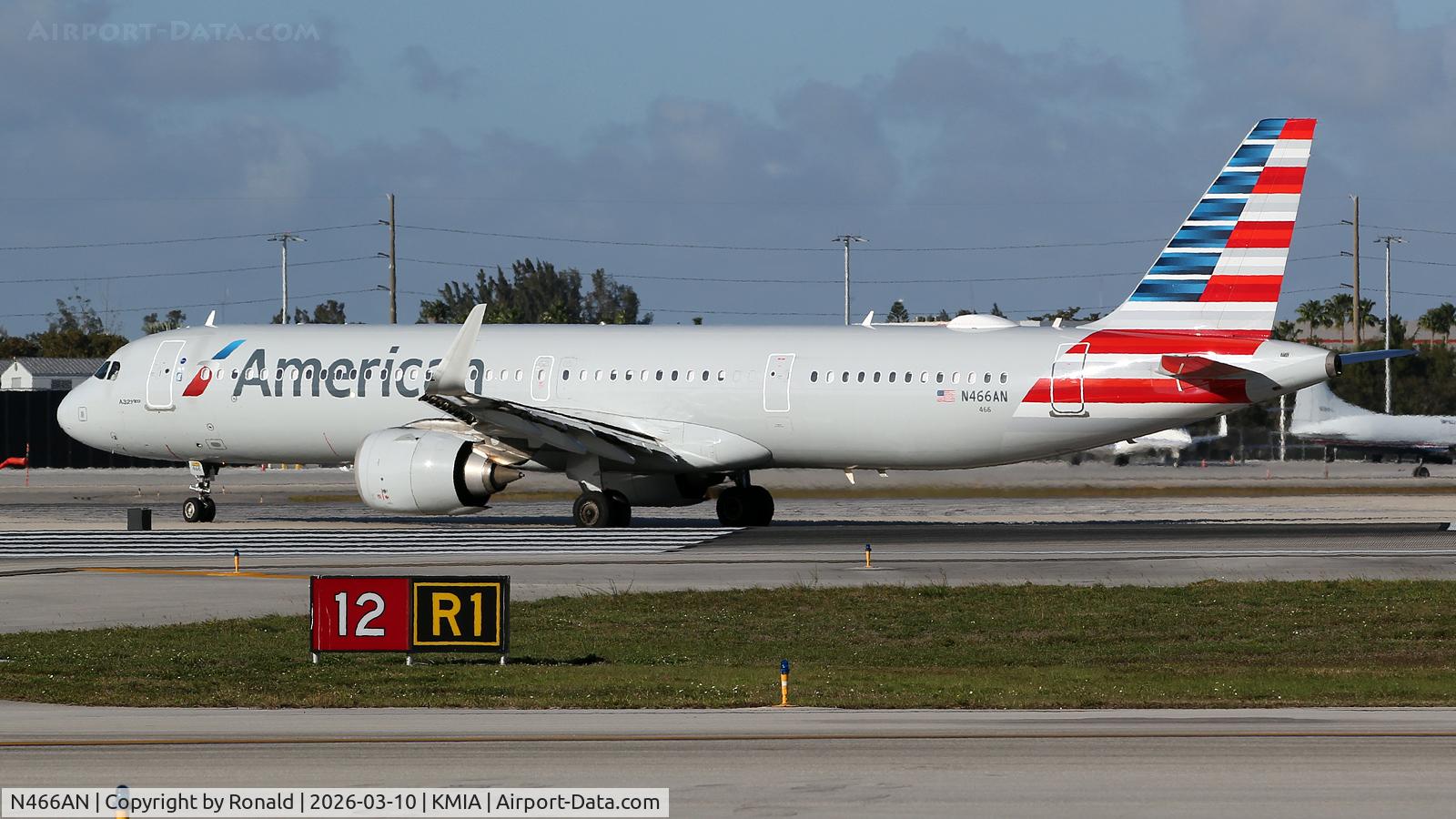 Aircraft N466AN, 2022 Airbus A321-253NX, c/n 11175, at mia, at KMIA, photo by Ronald