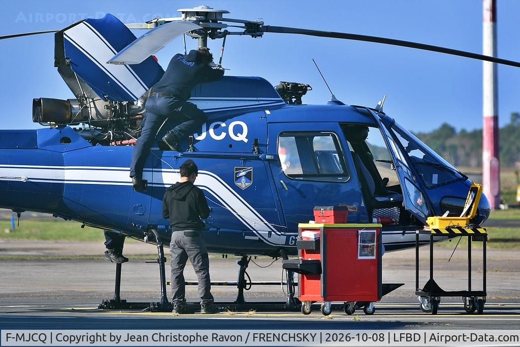 Aircraft F-MJCQ, Aerospatiale AS350B Ecureuil, c/n 2057, France Gendarmerie, at LFBD, photo by Jean Christophe Ravon / FRENCHSKY