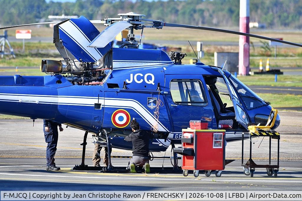 Aircraft F-MJCQ, Aerospatiale AS350B Ecureuil, c/n 2057, France Gendarmerie, at LFBD, photo by Jean Christophe Ravon / FRENCHSKY