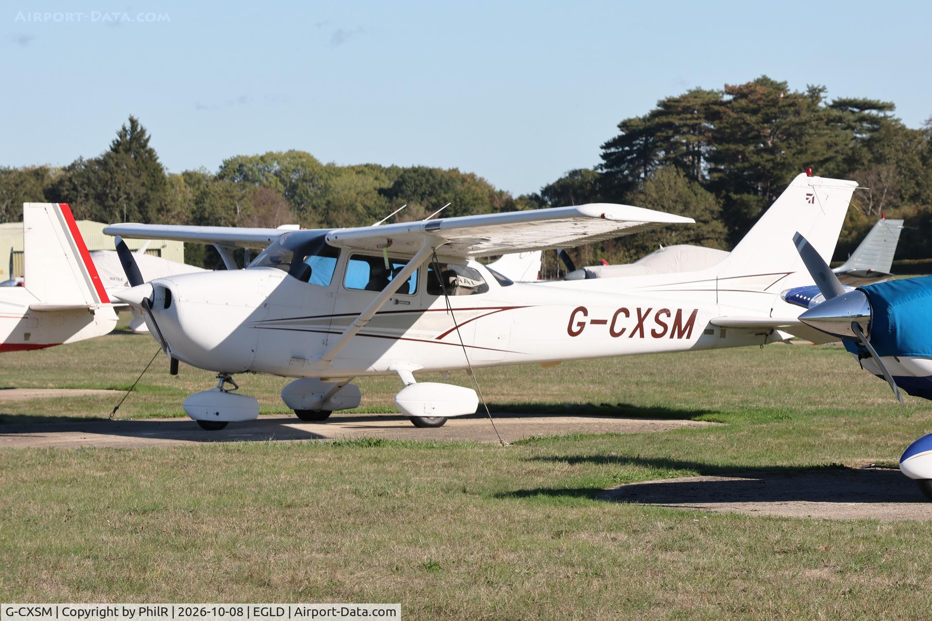 Aircraft G-CXSM, 1998 Cessna 172R Skyhawk, c/n 17280320, G-CXSM 1998 Cessna 172R Skyhawk Denham, at EGLD, photo by PhilR