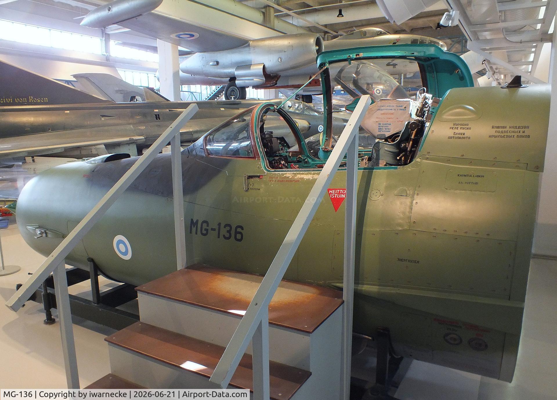 Aircraft MG-136, Mikoyan-Gurevich MiG-21bis, c/n N75098129, Mikoyan i Gurevich MiG-21bis FISHBED-N (forward fuselage only) at the Suomen Ilmavoimamuseo (Finnish Air Force Museum, formerly known as Keski-Suomen Ilmailumuseo / Aviation Museum of Central Finland), Jyväskylä-Tikkakoski, photo by iwarnecke