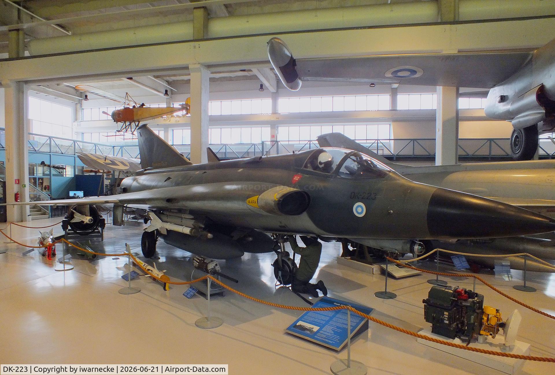 Aircraft DK-223, Saab J-35XS Draken, c/n 35-1312, SAAB J35XS Draken at the Suomen Ilmavoimamuseo (Finnish Air Force Museum, formerly known as Keski-Suomen Ilmailumuseo / Aviation Museum of Central Finland), Jyväskylä-Tikkakoski, photo by iwarnecke