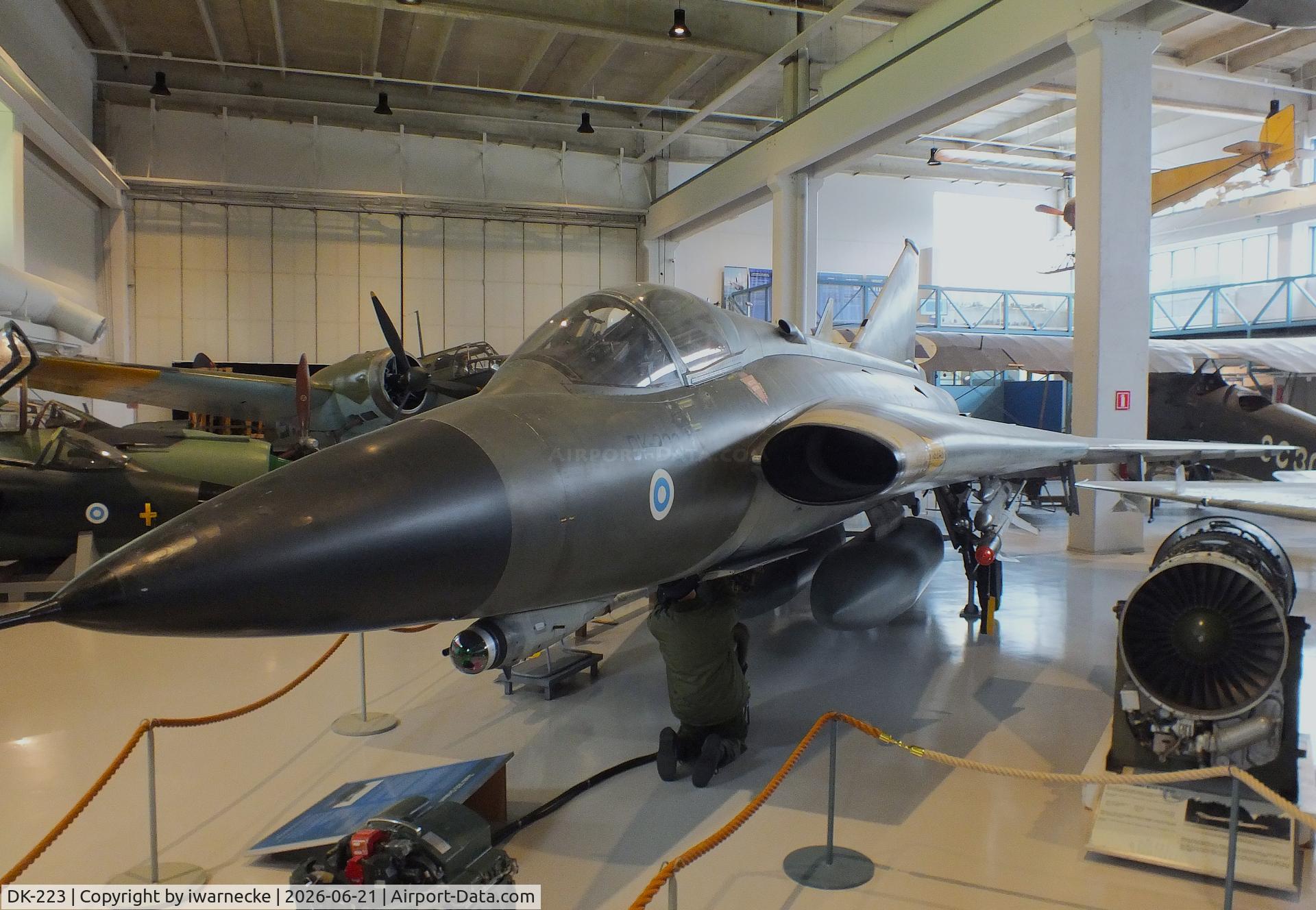 Aircraft DK-223, Saab J-35XS Draken, c/n 35-1312, SAAB J35XS Draken at the Suomen Ilmavoimamuseo (Finnish Air Force Museum, formerly known as Keski-Suomen Ilmailumuseo / Aviation Museum of Central Finland), Jyväskylä-Tikkakoski, photo by iwarnecke