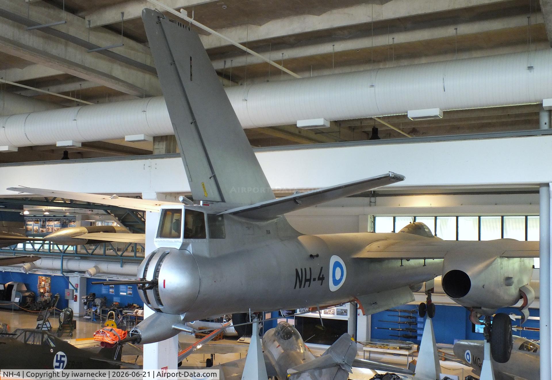 Aircraft NH-4, Ilyushin Il-28R, c/n 1106, Ilyushin Il-28R BEAGLE at the Suomen Ilmavoimamuseo (Finnish Air Force Museum, formerly known as Keski-Suomen Ilmailumuseo / Aviation Museum of Central Finland), Jyväskylä-Tikkakoski, photo by iwarnecke