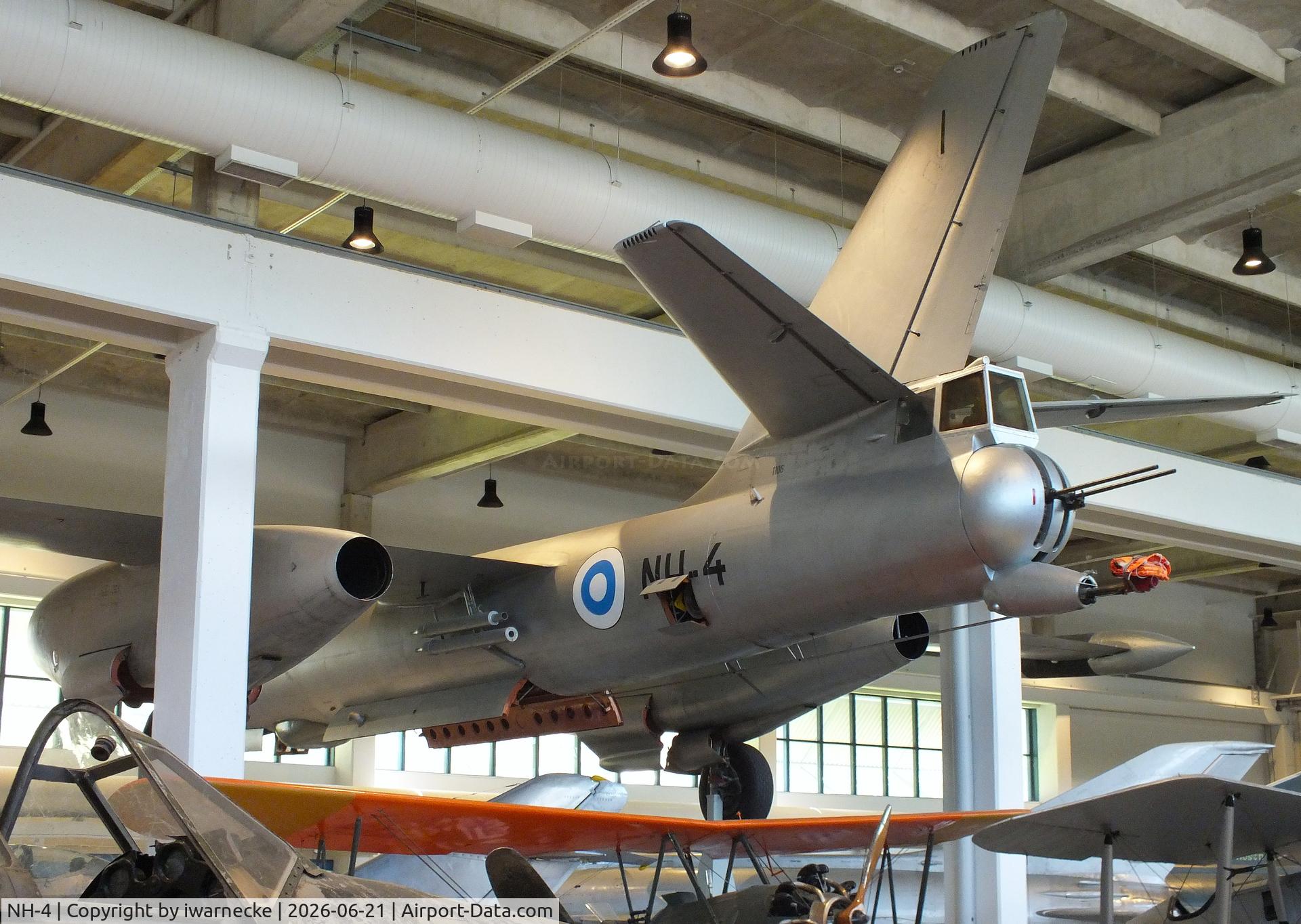 Aircraft NH-4, Ilyushin Il-28R, c/n 1106, Ilyushin Il-28R BEAGLE at the Suomen Ilmavoimamuseo (Finnish Air Force Museum, formerly known as Keski-Suomen Ilmailumuseo / Aviation Museum of Central Finland), Jyväskylä-Tikkakoski, photo by iwarnecke