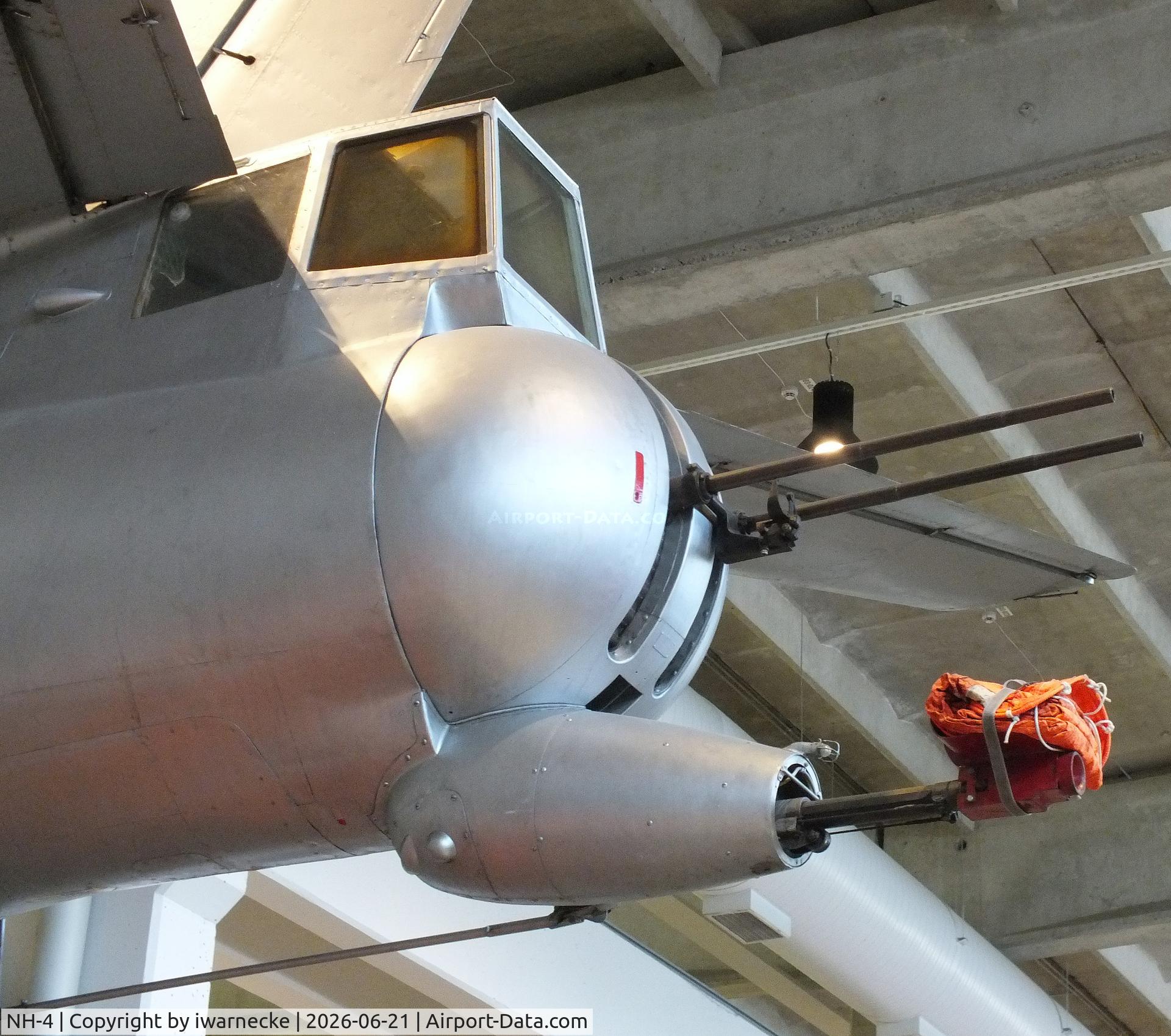 Aircraft NH-4, Ilyushin Il-28R, c/n 1106, Ilyushin Il-28R BEAGLE at the Suomen Ilmavoimamuseo (Finnish Air Force Museum, formerly known as Keski-Suomen Ilmailumuseo / Aviation Museum of Central Finland), Jyväskylä-Tikkakoski, photo by iwarnecke