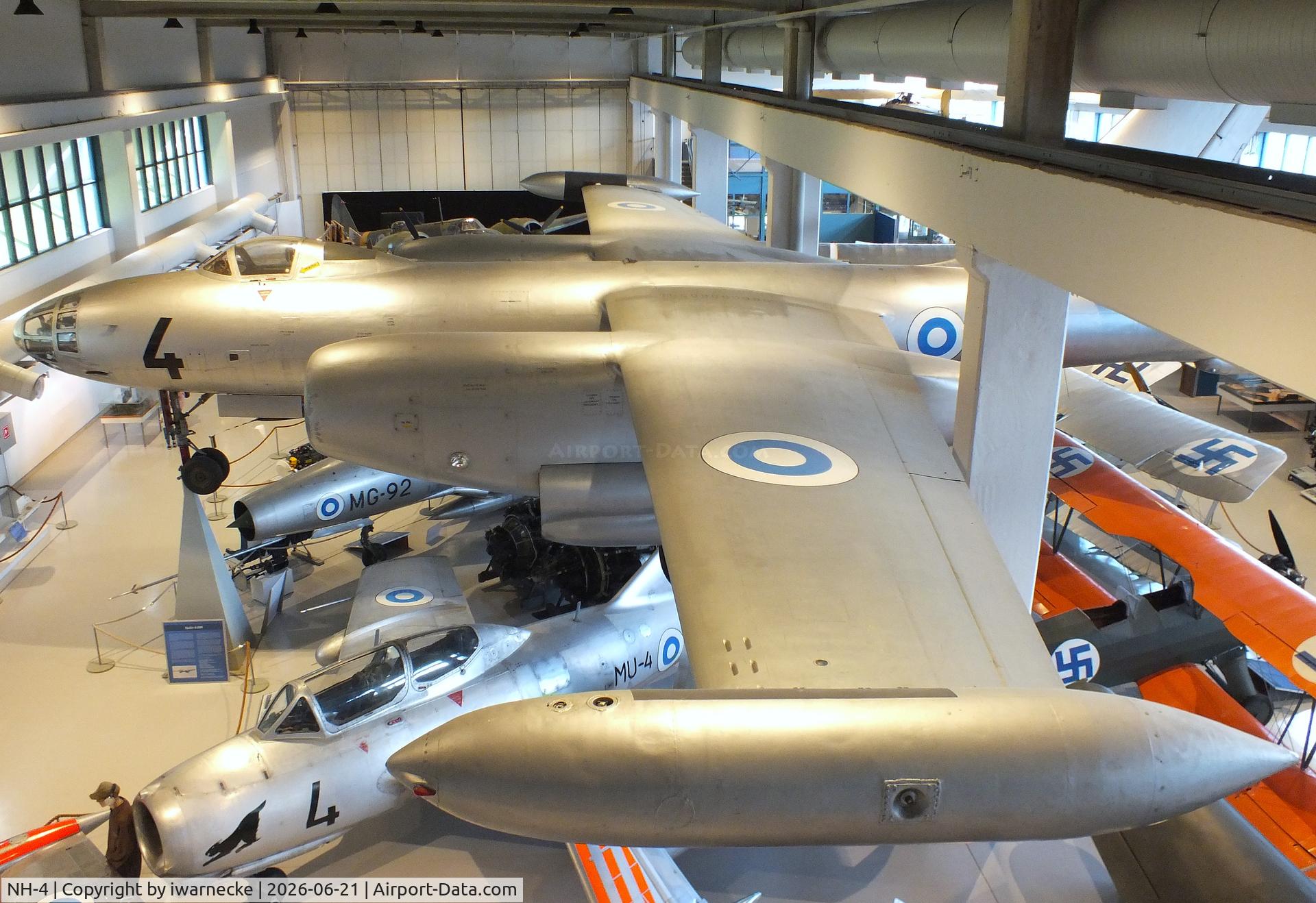 Aircraft NH-4, Ilyushin Il-28R, c/n 1106, Ilyushin Il-28R BEAGLE at the Suomen Ilmavoimamuseo (Finnish Air Force Museum, formerly known as Keski-Suomen Ilmailumuseo / Aviation Museum of Central Finland), Jyväskylä-Tikkakoski, photo by iwarnecke