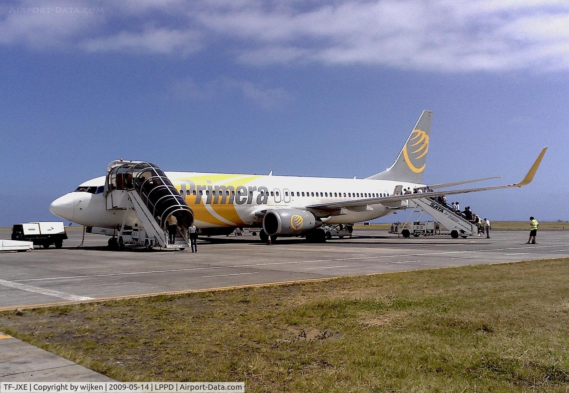 Aircraft TF-JXE, 2007 Boeing 737-8Q8, c/n 30722 l/n 2261, Ramp, at LPPD, photo by wijken