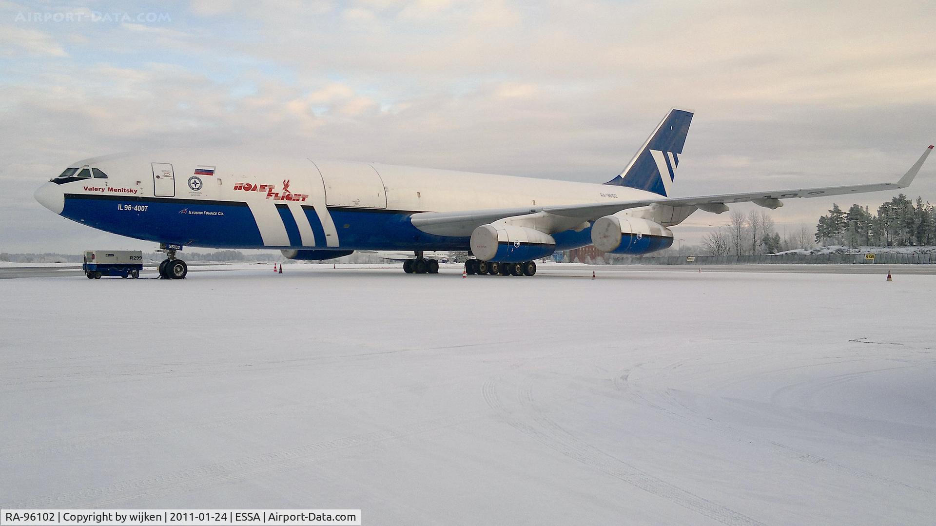 Aircraft RA-96102, 1997 Ilyushin Il-96-400T, c/n 97693201002, Ramp H, at ESSA, photo by wijken