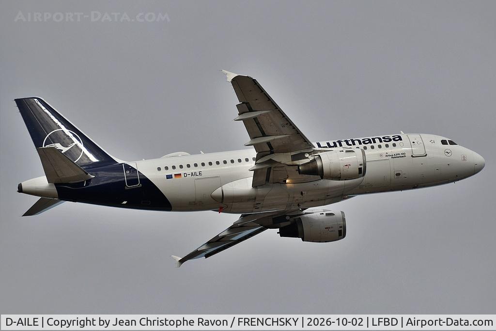 Aircraft D-AILE, 1996 Airbus A319-114, c/n 627, Bordeaux (BOD) Munich (MUC) LH2259, at LFBD, photo by Jean Christophe Ravon / FRENCHSKY