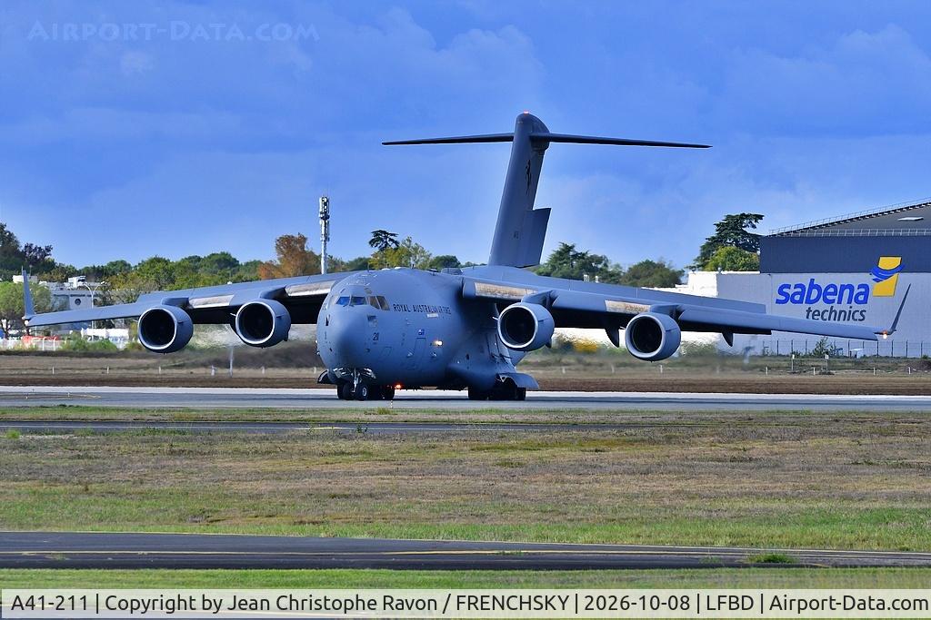 Aircraft A41-211, 2012 Boeing C-17A Globemaster III, c/n F-251/AUS-6, Royal Australian Air Force, at LFBD, photo by Jean Christophe Ravon / FRENCHSKY
