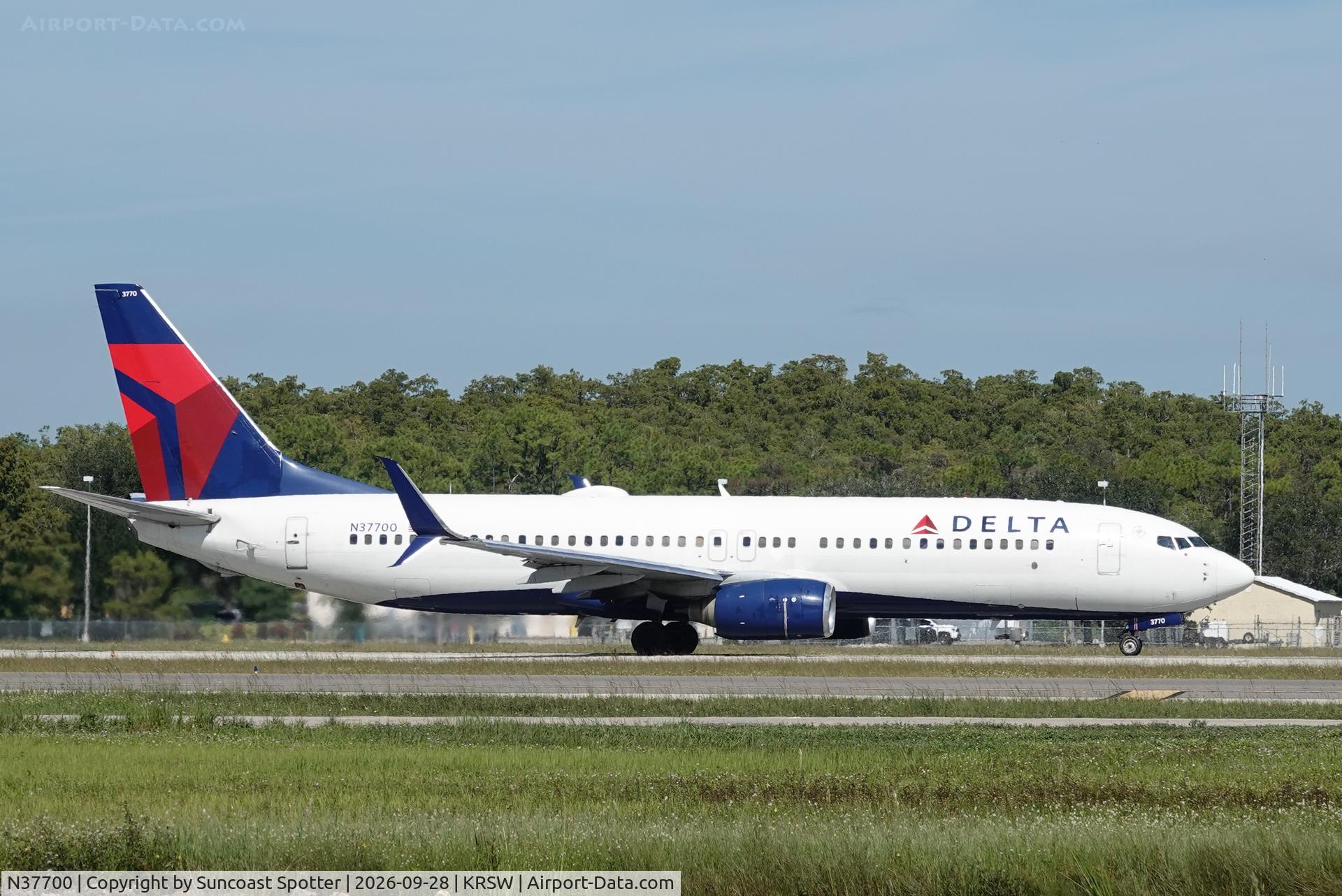 Aircraft N37700, 2002 Boeing 737-832, c/n 29631, Delta 690 departs Southwest Florida International Airport enroute to Boston-Logan International Airport, at KRSW, photo by Suncoast Spotter