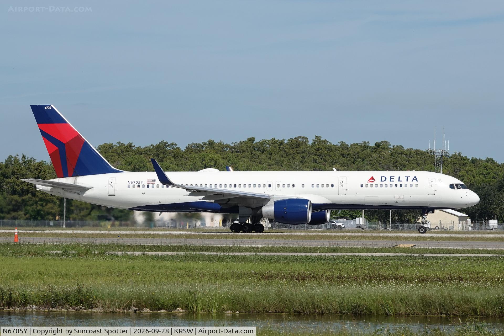 Aircraft N6705Y, 2000 Boeing 757-232, c/n 30397, Delta 1089 departs Southwest Florida International Airport enroute to Hartsfield-Jackson Atlanta International Airport, at KRSW, photo by Suncoast Spotter