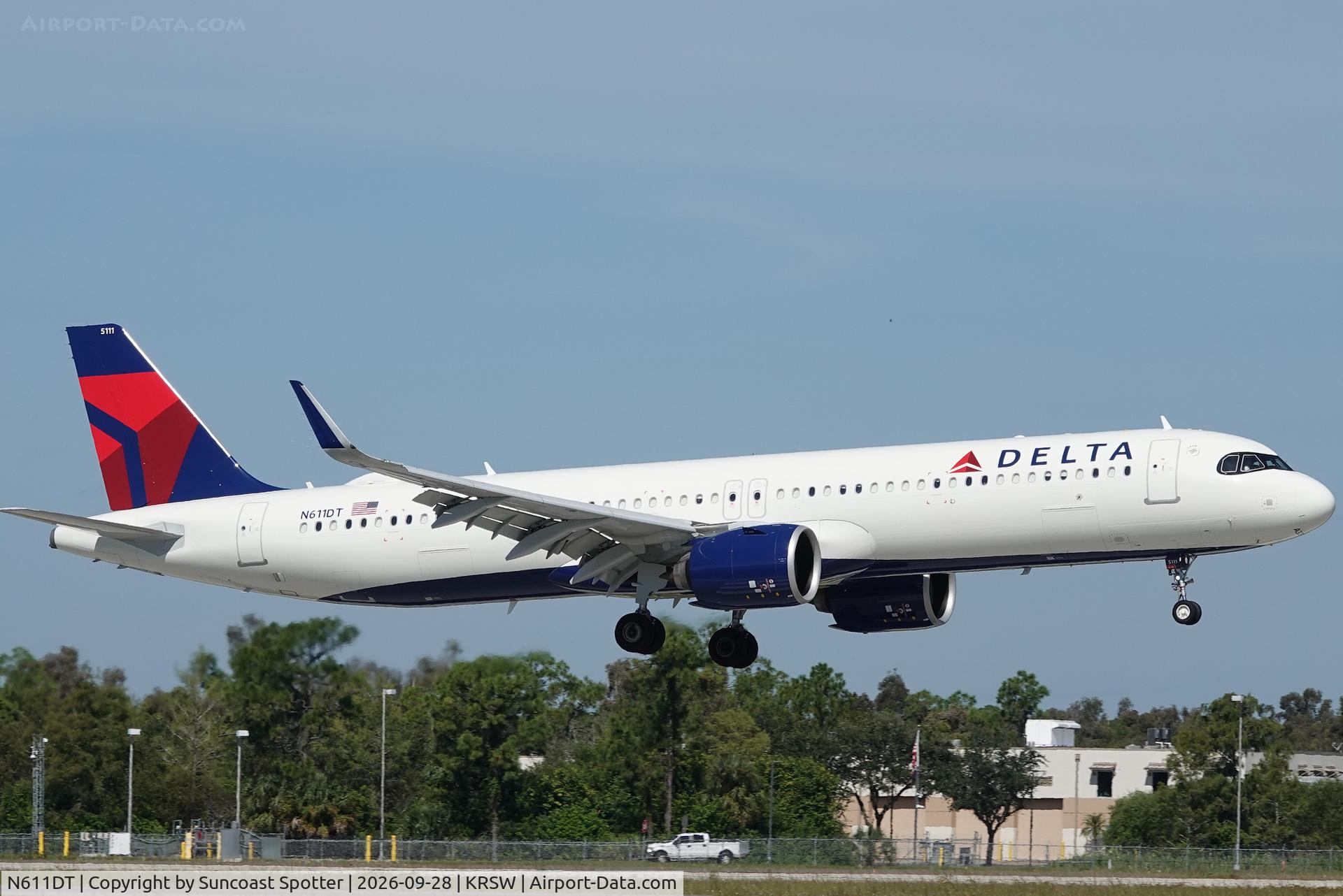 Aircraft N611DT, 2026 Airbus S A S A321-271NX, c/n 13179, Delta 2001 arrives at Southwest Florida International Airport following flight from Detroit Metro Airport, at KRSW, photo by Suncoast Spotter