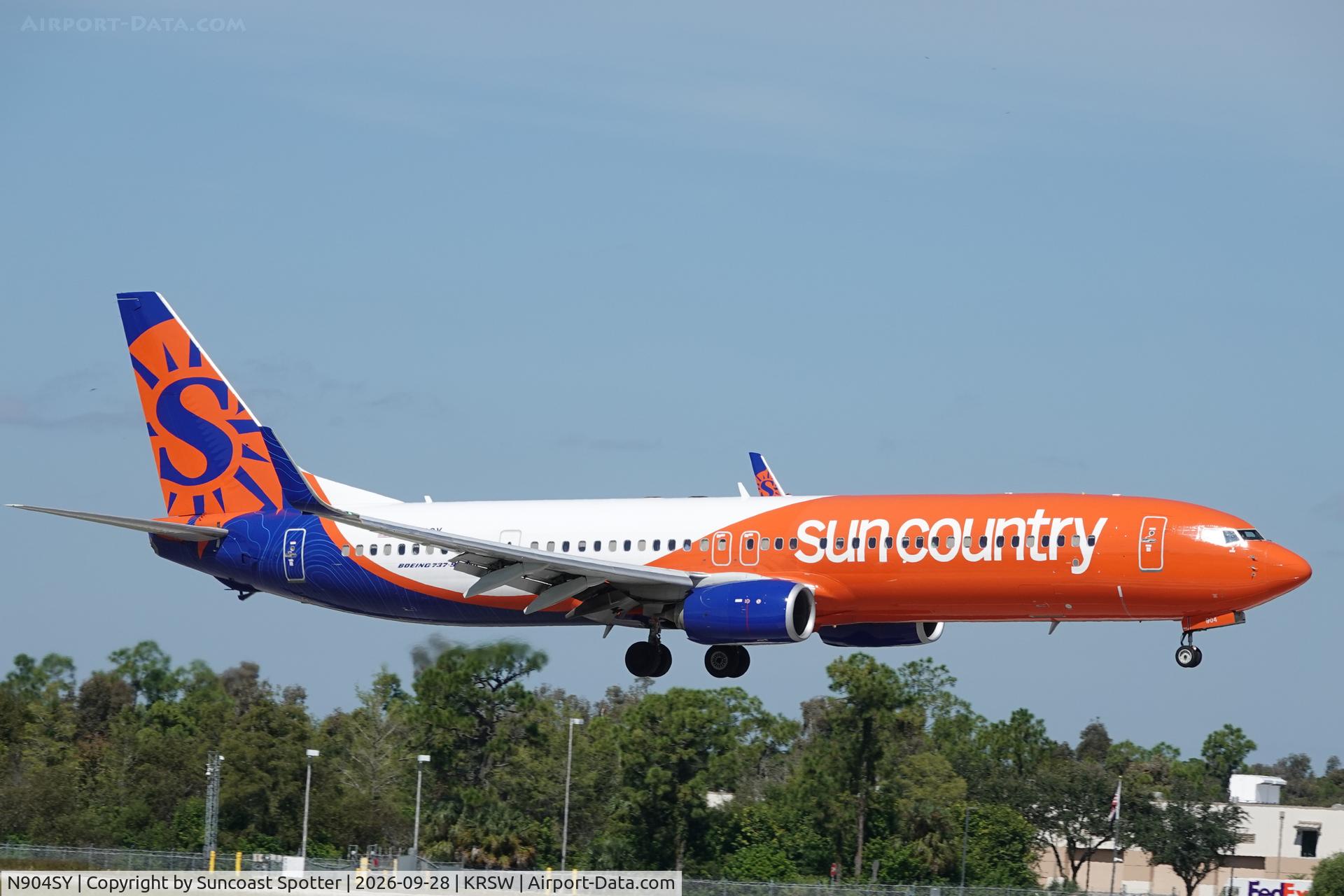 Aircraft N904SY, 2015 Boeing 737-91MER, c/n 44425 l/n 5419, Sun Country 383 arrives at Southwest Florida International Airport following flight from Minneapolis-St Paul International Airport, at KRSW, photo by Suncoast Spotter