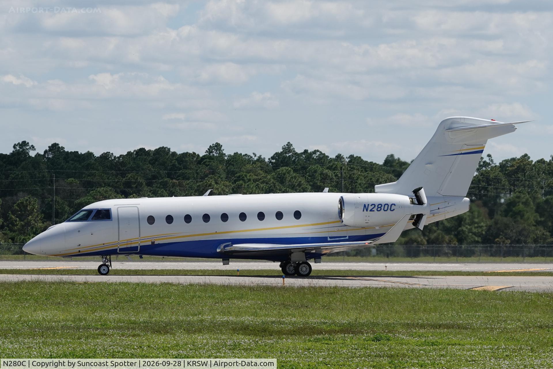 Aircraft N280C, 2015 Israel Aircraft Industries Gulfstream G280, c/n 2077, Gulfstream 280C taxis at Southwest Florida International Airport, at KRSW, photo by Suncoast Spotter