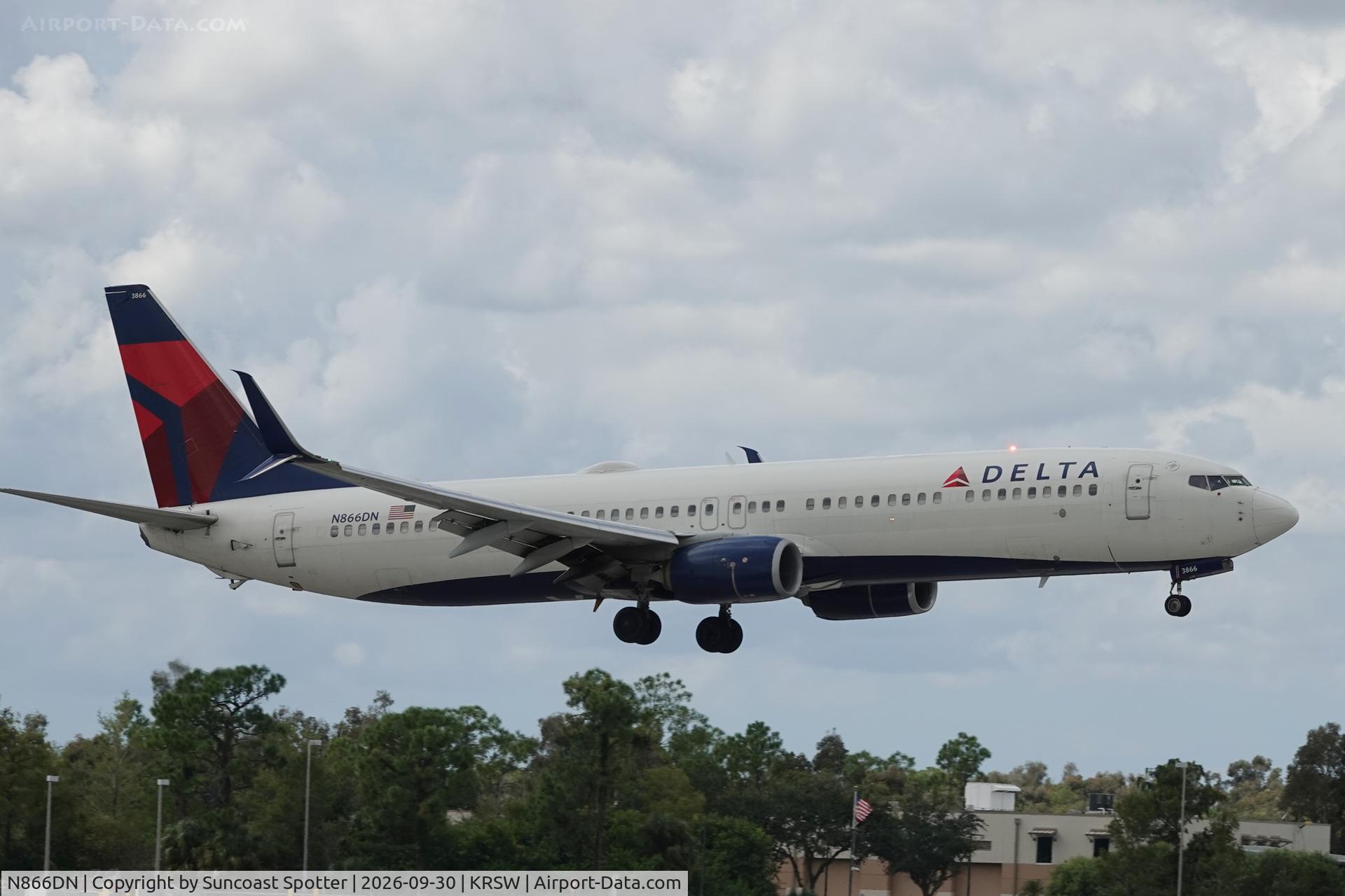 Aircraft N866DN, 2016 Boeing 737-932/ER, c/n 31977 l/n 6100, Delta 1196 arrives at Southwest Florida International Airport following flight from Hartsfield-Jackson Atlanta International Airport, at KRSW, photo by Suncoast Spotter