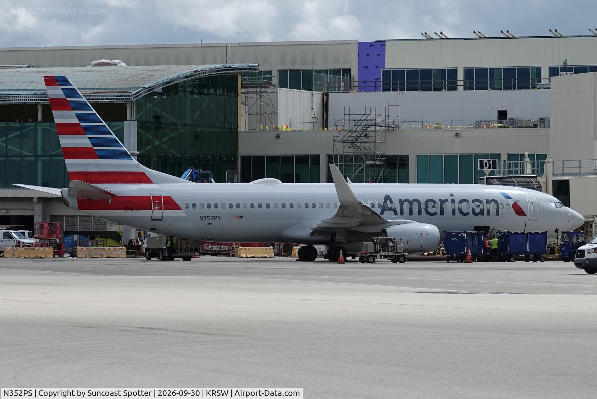 Aircraft N352PS, 2017 Boeing 737-823, c/n 33256 l/n 6596, American 2018 sits at the gate at Southwest Florida International Airport following flight from Charlotte-Douglas International Airport, at KRSW, photo by Suncoast Spotter