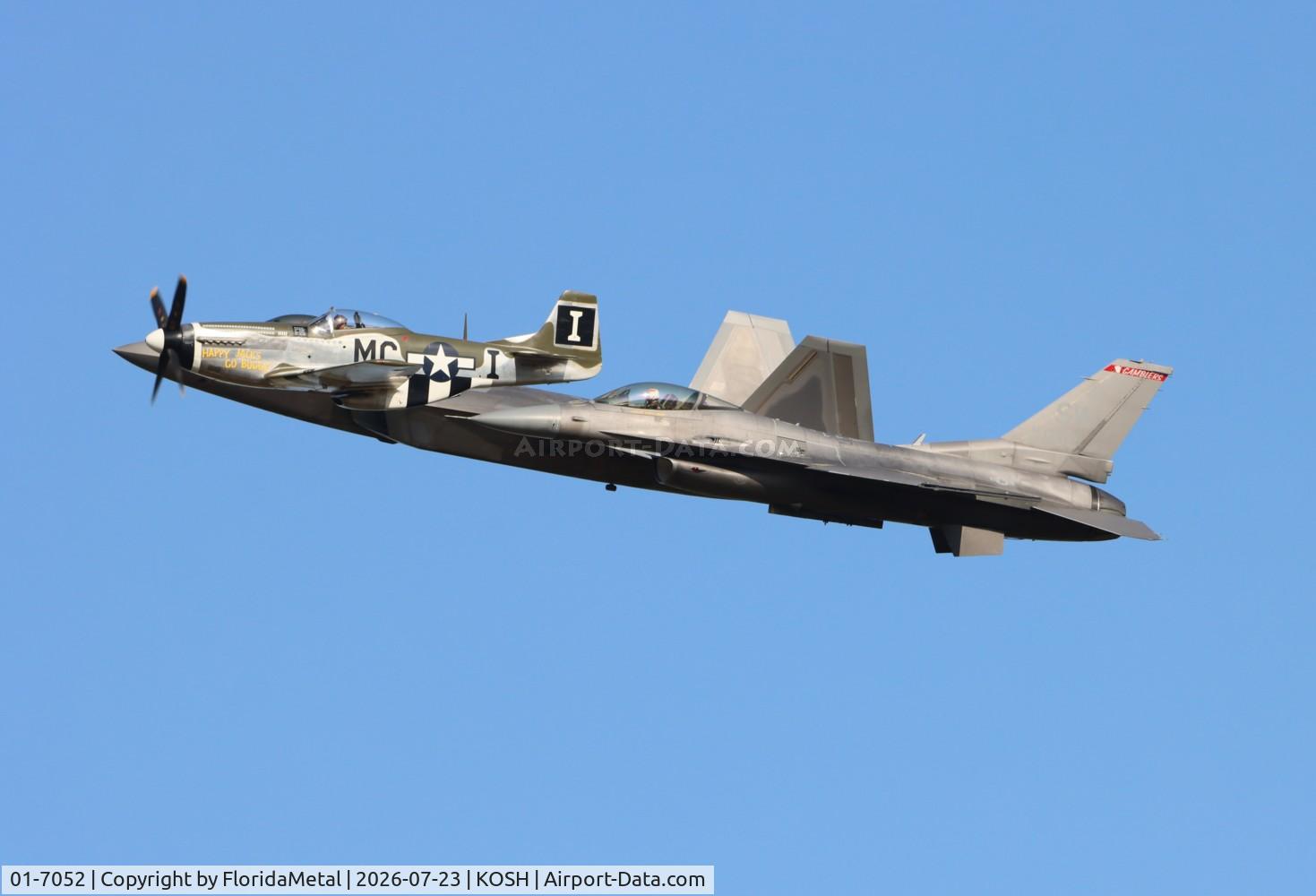 Aircraft 01-7052, Lockheed Martin F-16C, c/n CC-230, 3 ship heritage zx, at KOSH, photo by FloridaMetal