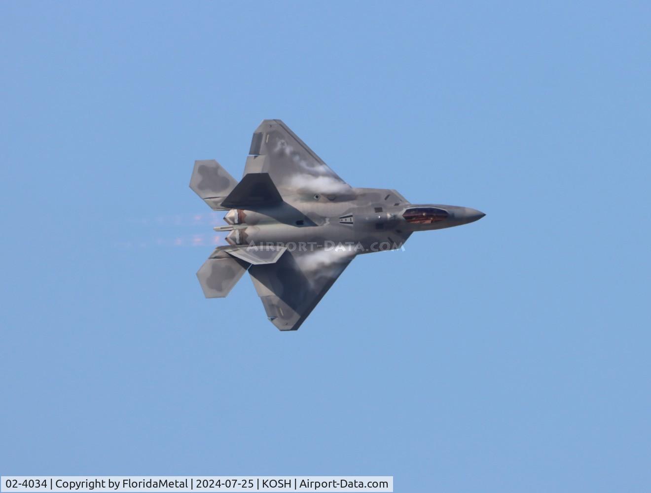Aircraft 02-4034, 2002 Lockheed Martin F/A-22A Raptor, c/n 4034, F-22A zx, at KOSH, photo by FloridaMetal