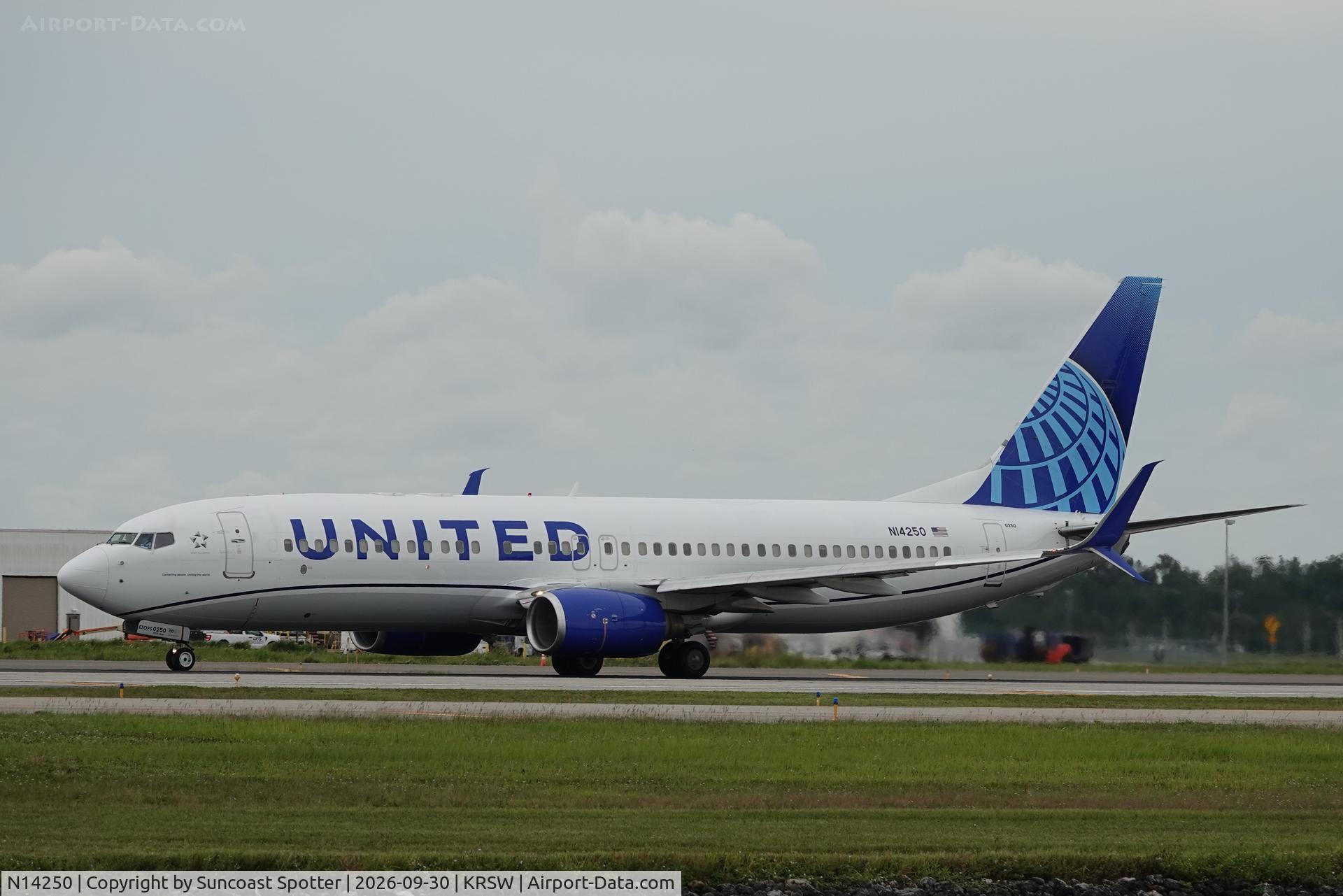 Aircraft N14250, 1999 Boeing 737-824, c/n 28957, United 2494 departs Southwest Florida International Airport enroute to Chicago-O’Hare International Airport, at KRSW, photo by Suncoast Spotter
