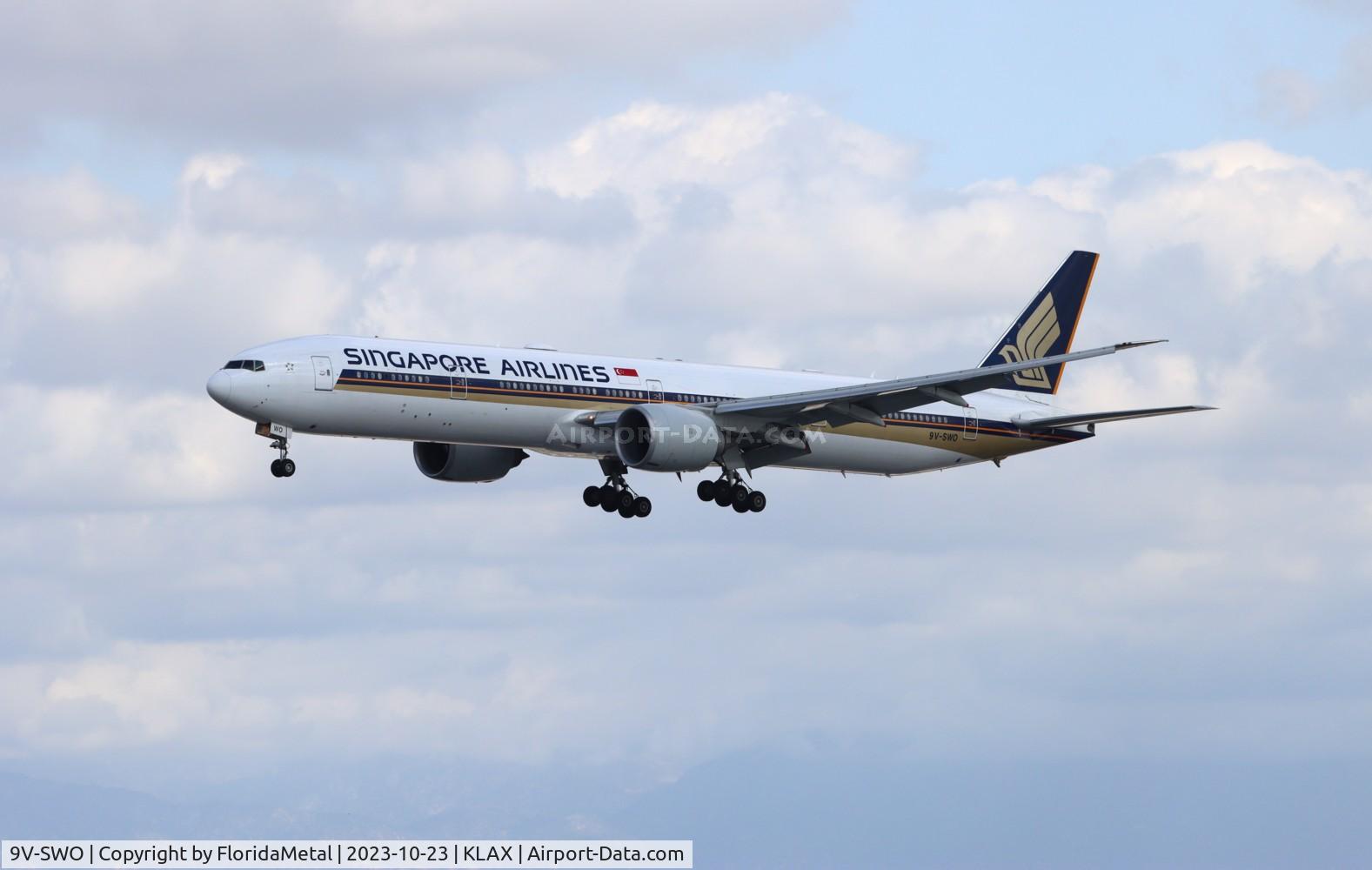 Aircraft 9V-SWO, 2008 Boeing 777-312/ER, c/n 34580, SIA 773 zx NRT-LAX, at KLAX, photo by FloridaMetal