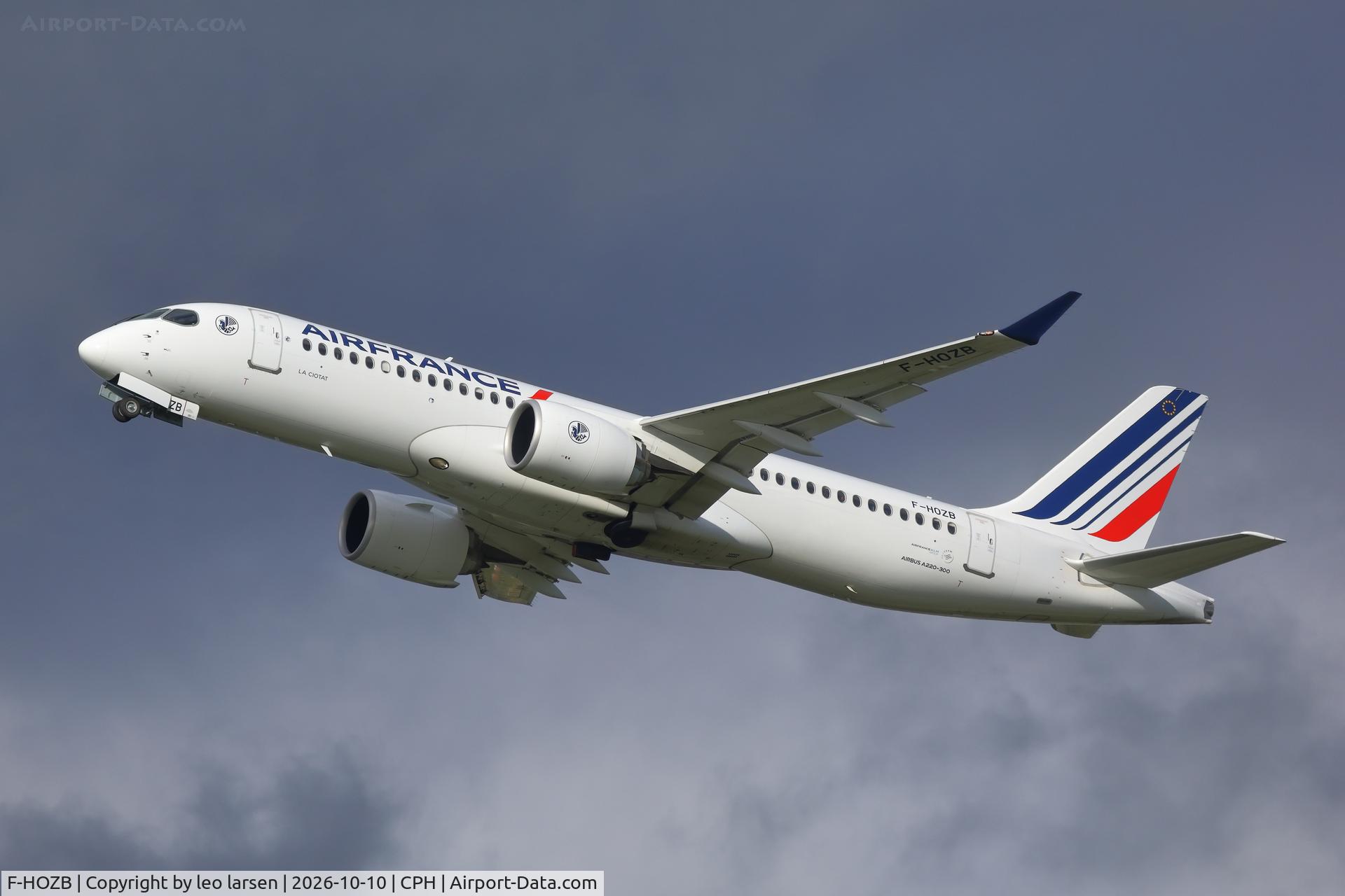 Aircraft F-HOZB, 2025 Airbus A220-300, c/n 55415, Copenhagen 10.10.2026, at CPH, photo by leo larsen