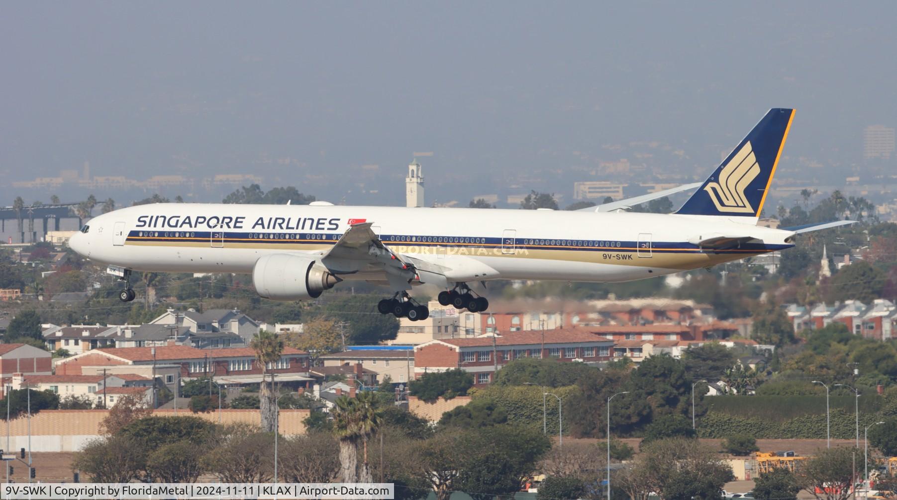 Aircraft 9V-SWK, 2007 Boeing 777-312/ER, c/n 34576 l/n 644, SIA 773 zx NRT-LAX, at KLAX, photo by FloridaMetal