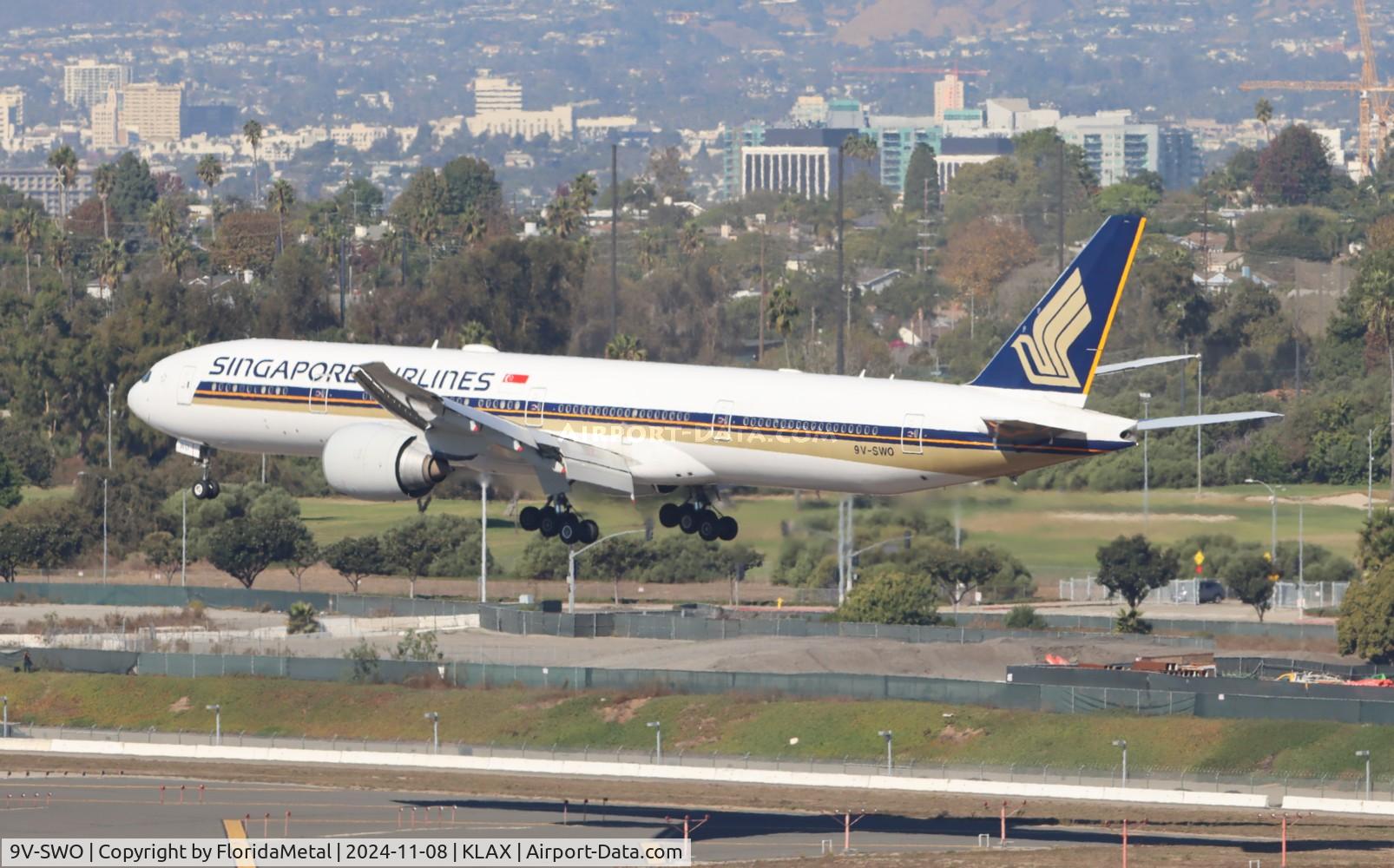 Aircraft 9V-SWO, 2008 Boeing 777-312/ER, c/n 34580, SIA 773 zx NRT-LAX, at KLAX, photo by FloridaMetal