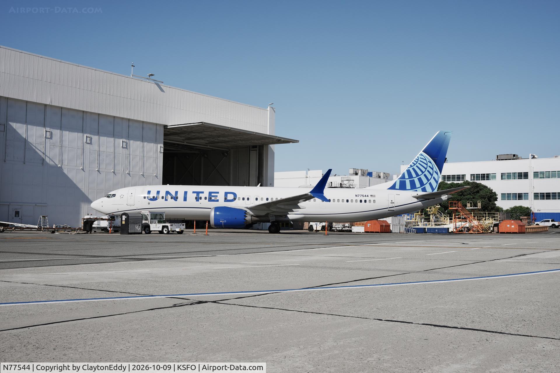 Aircraft N77544, 2022 Boeing 737-9 MAX, c/n 64473 l/n 8435, SFO 2026, at KSFO, photo by ClaytonEddy