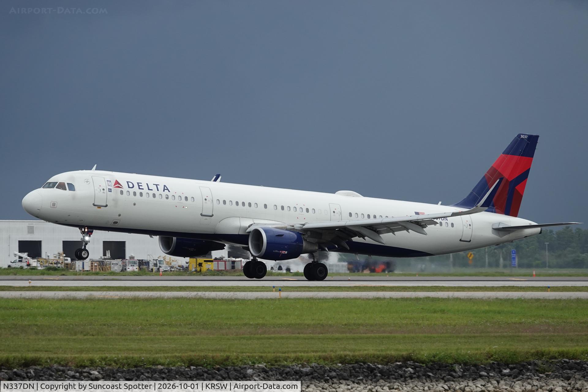 Aircraft N337DN, 2018 Airbus A321-211, c/n 8063, Delta 1217 arrives at Southwest Florida International Airport following flight from Hartsfield-Jackson Atlanta International Airport, at KRSW, photo by Suncoast Spotter