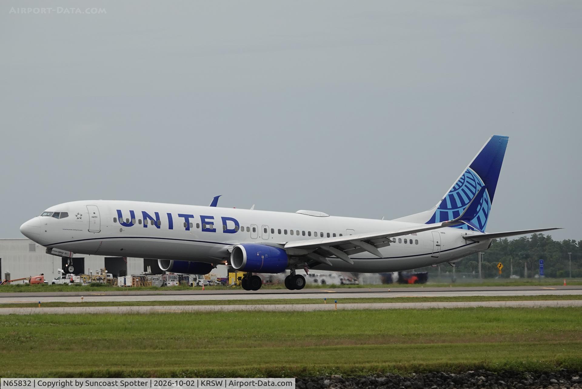 Aircraft N65832, 2014 Boeing 737-924/ER, c/n 44563, United 1406 arrives at Southwest Florida International Airport following flight from Washington-Dulles International Airport, at KRSW, photo by Suncoast Spotter