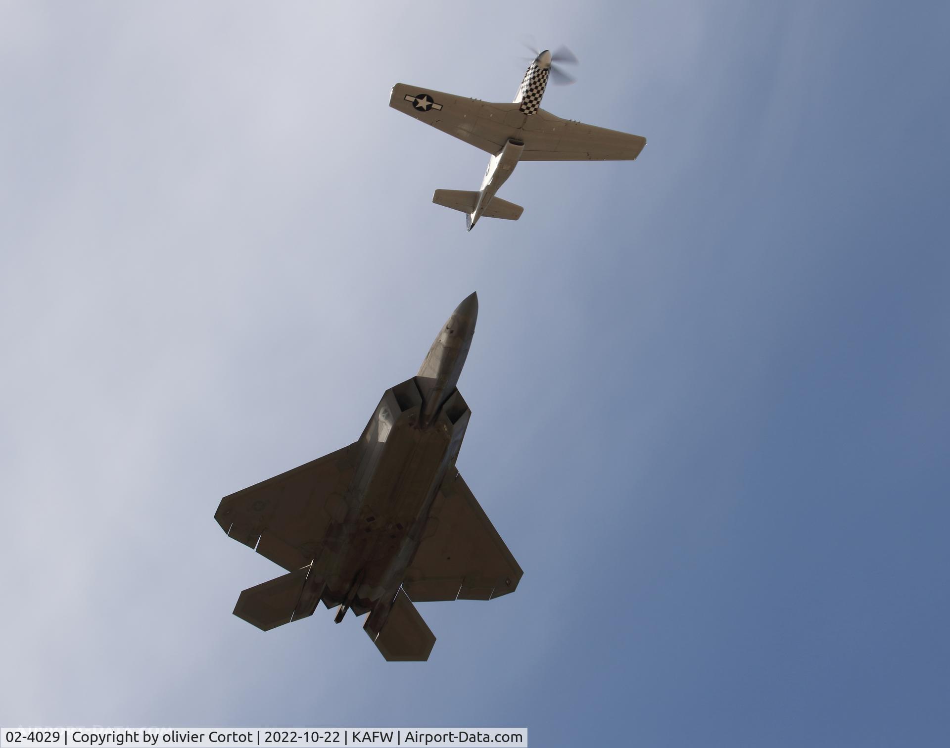 Aircraft 02-4029, 2002 Lockheed Martin F-22A Raptor, c/n 645-4029, 2022 airshow, at KAFW, photo by olivier Cortot