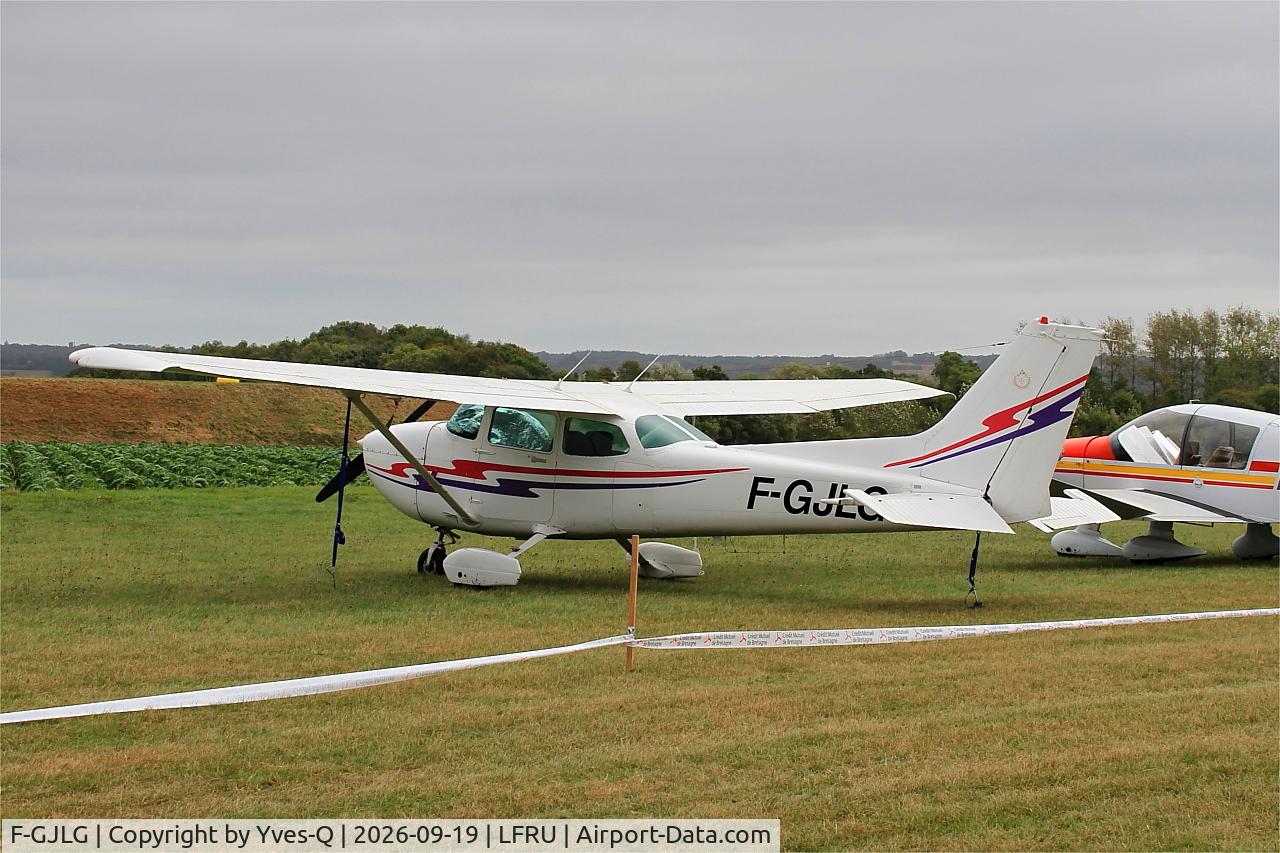 Aircraft F-GJLG, 1981 Cessna 172P II, c/n 17275063, Cessna 172P II, Static display, Morlaix-Ploujean airport (LFRU-MXN), at LFRU, photo by Yves-Q