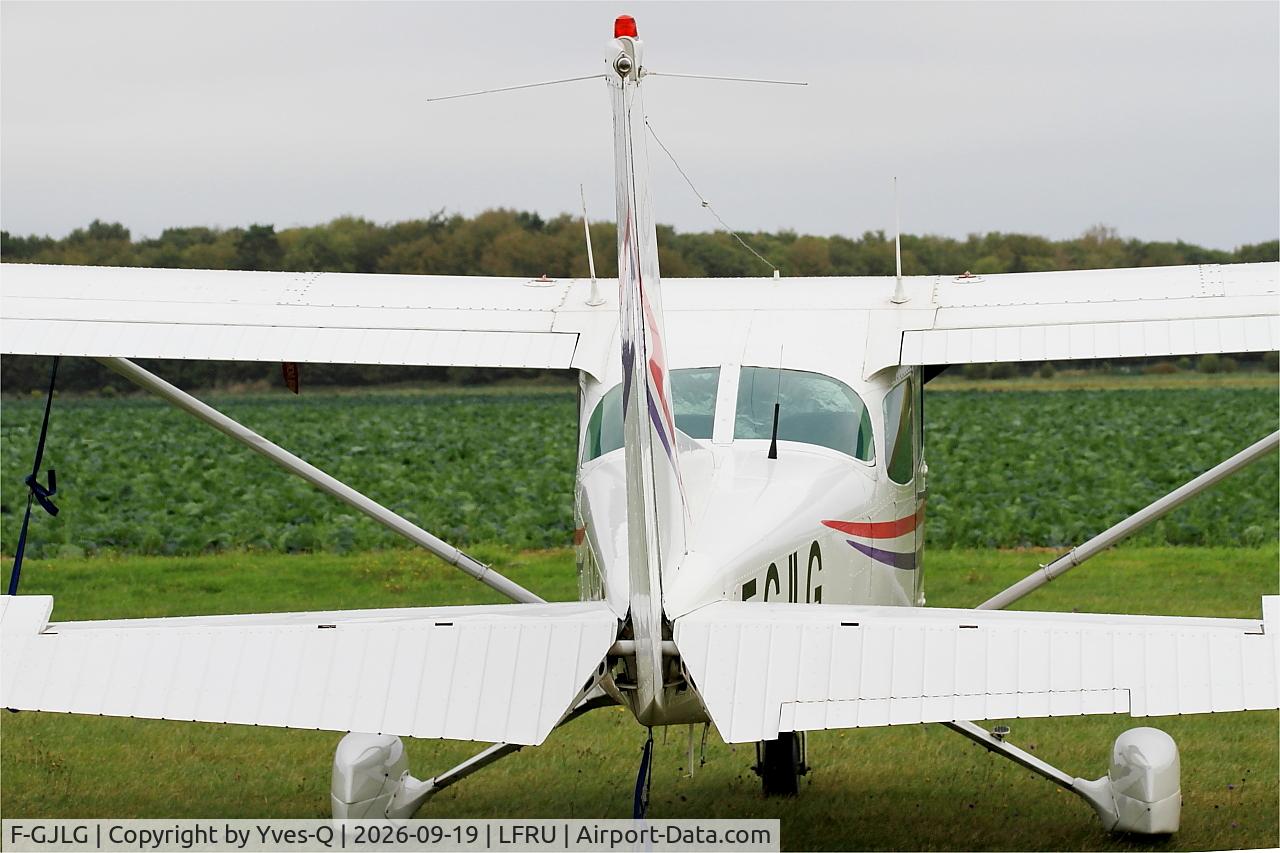 Aircraft F-GJLG, 1981 Cessna 172P II, c/n 17275063, Cessna 172P II, Static display, Morlaix-Ploujean airport (LFRU-MXN), at LFRU, photo by Yves-Q
