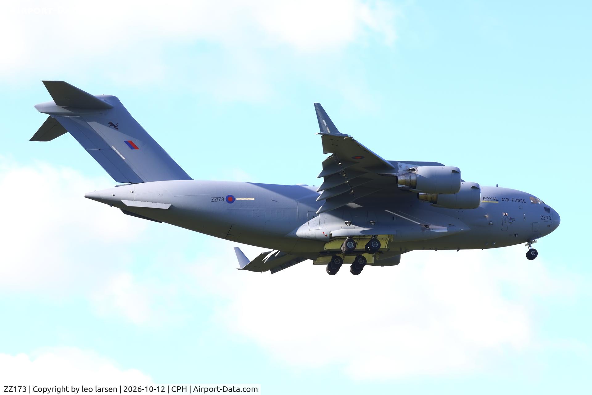 Aircraft ZZ173, 2001 Boeing C-17A Globemaster III, c/n F-080 l/n UK-3, Copenhagen 12.10.2026, at CPH, photo by leo larsen
