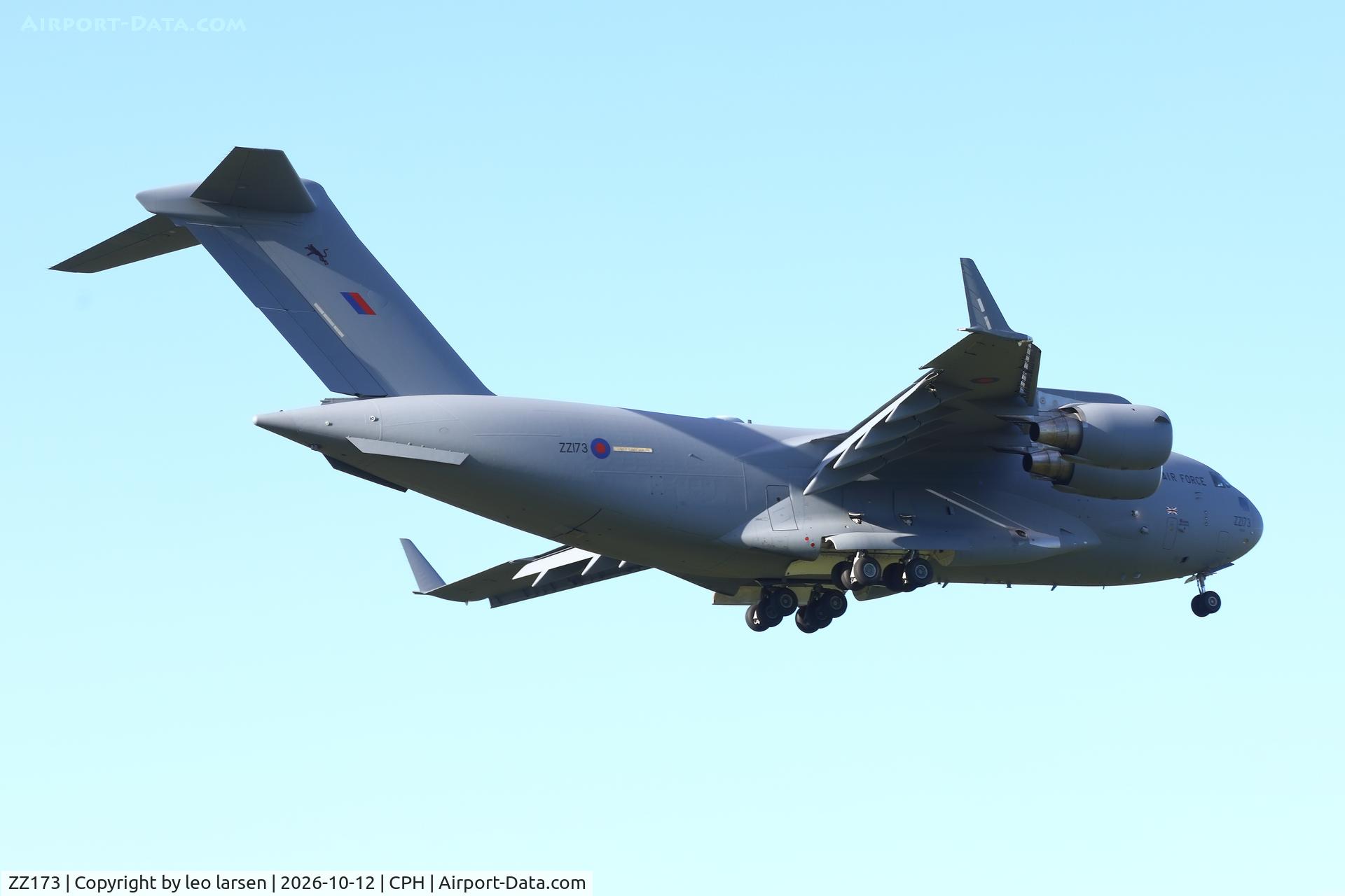 Aircraft ZZ173, 2001 Boeing C-17A Globemaster III, c/n F-080 l/n UK-3, Copenhagen 12.10.2026, at CPH, photo by leo larsen
