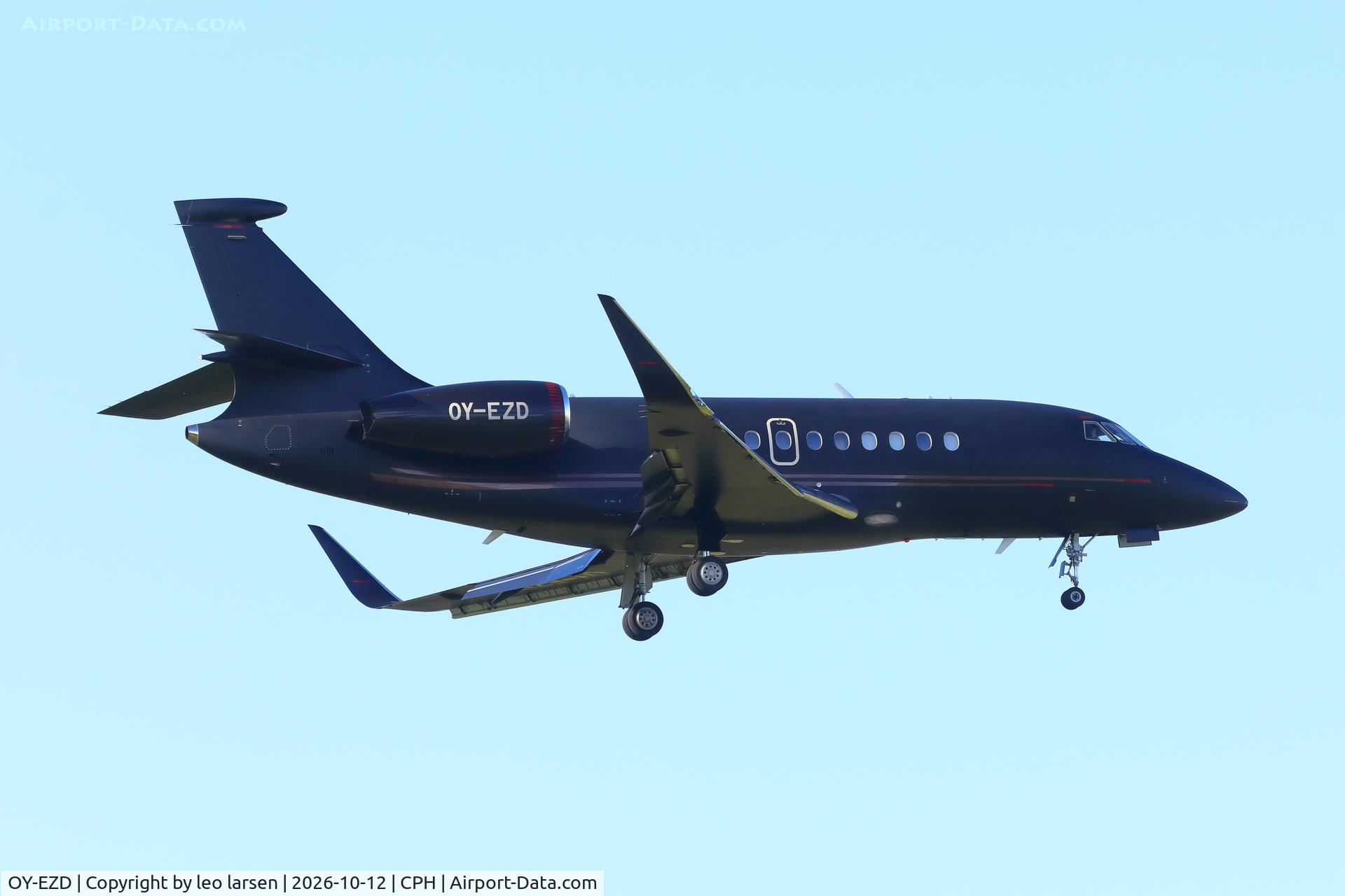 Aircraft OY-EZD, 2023 Dassault Falcon 2000 EX, c/n 402, Copenhagen 12.10.2026, at CPH, photo by leo larsen