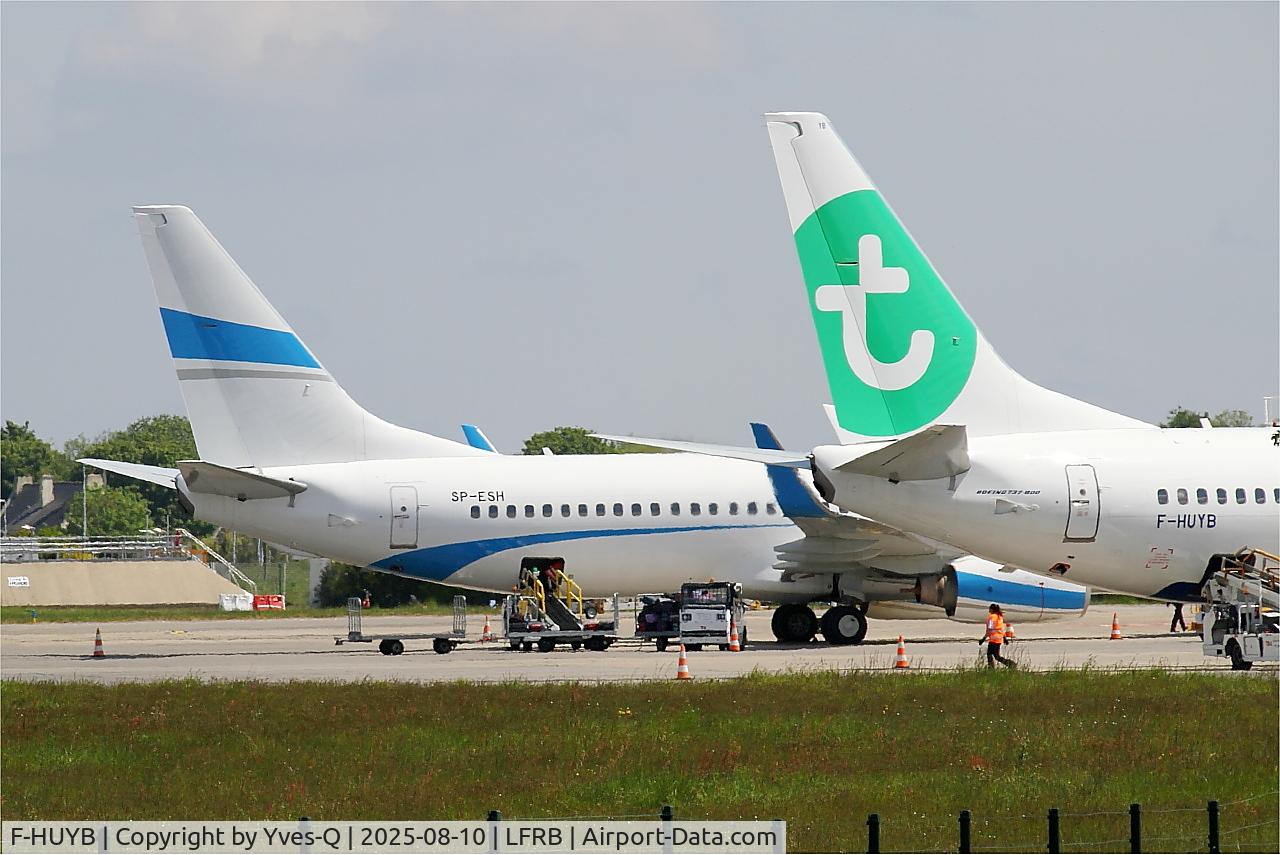 Aircraft F-HUYB, 2017 Boeing 737-8JP, c/n 42274 l/n 6247, Boeing 737-8JP, Tail close up view, Brest-Bretagne airport (LFRB-BES), at LFRB, photo by Yves-Q