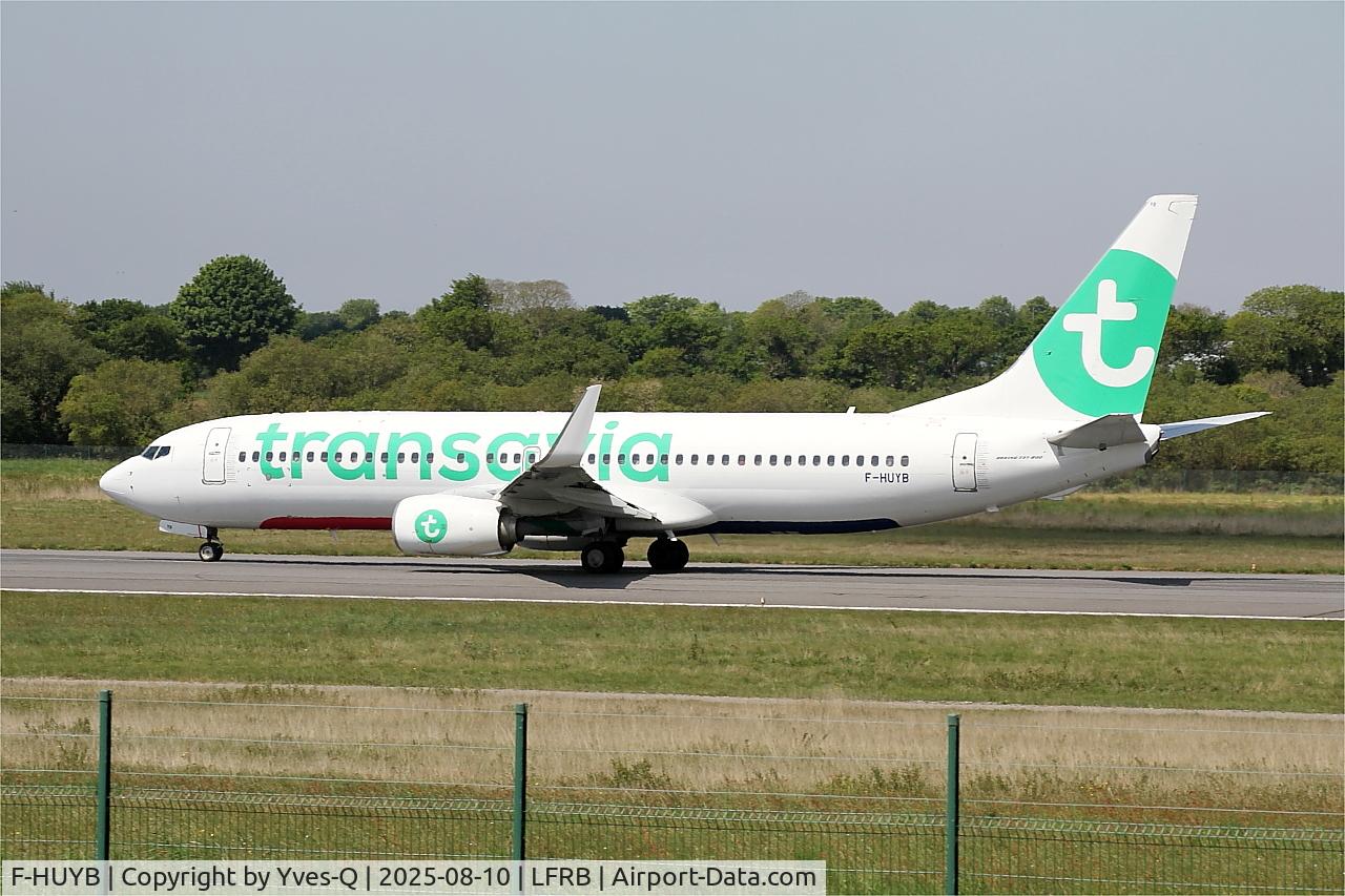 Aircraft F-HUYB, 2017 Boeing 737-8JP, c/n 42274 l/n 6247, Boeing 737-8JP, Taxiing rwy 07R, Brest-Bretagne airport (LFRB-BES), at LFRB, photo by Yves-Q