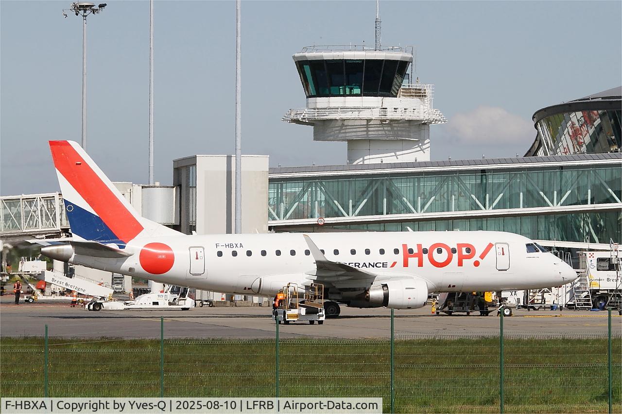 Aircraft F-HBXA, 2008 Embraer 170LR (ERJ-170-100LR), c/n 17000237, Embraer 170LR, Boarding area, Brest-Bretagne Airport (LFRB-BES), at LFRB, photo by Yves-Q