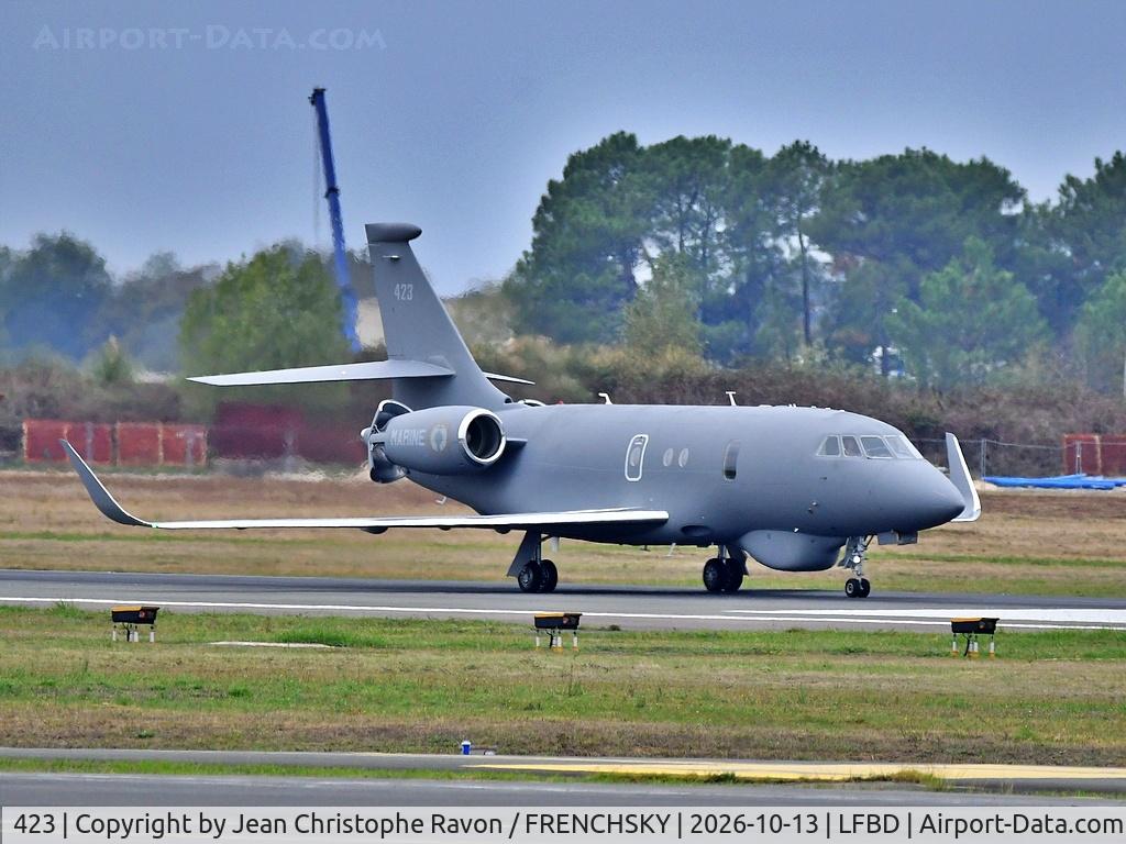 Aircraft 423, 2026 Dassault Aviation Falcon 2000 LXS Albatros, c/n 423, Marine Nationale Française, at LFBD, photo by Jean Christophe Ravon / FRENCHSKY