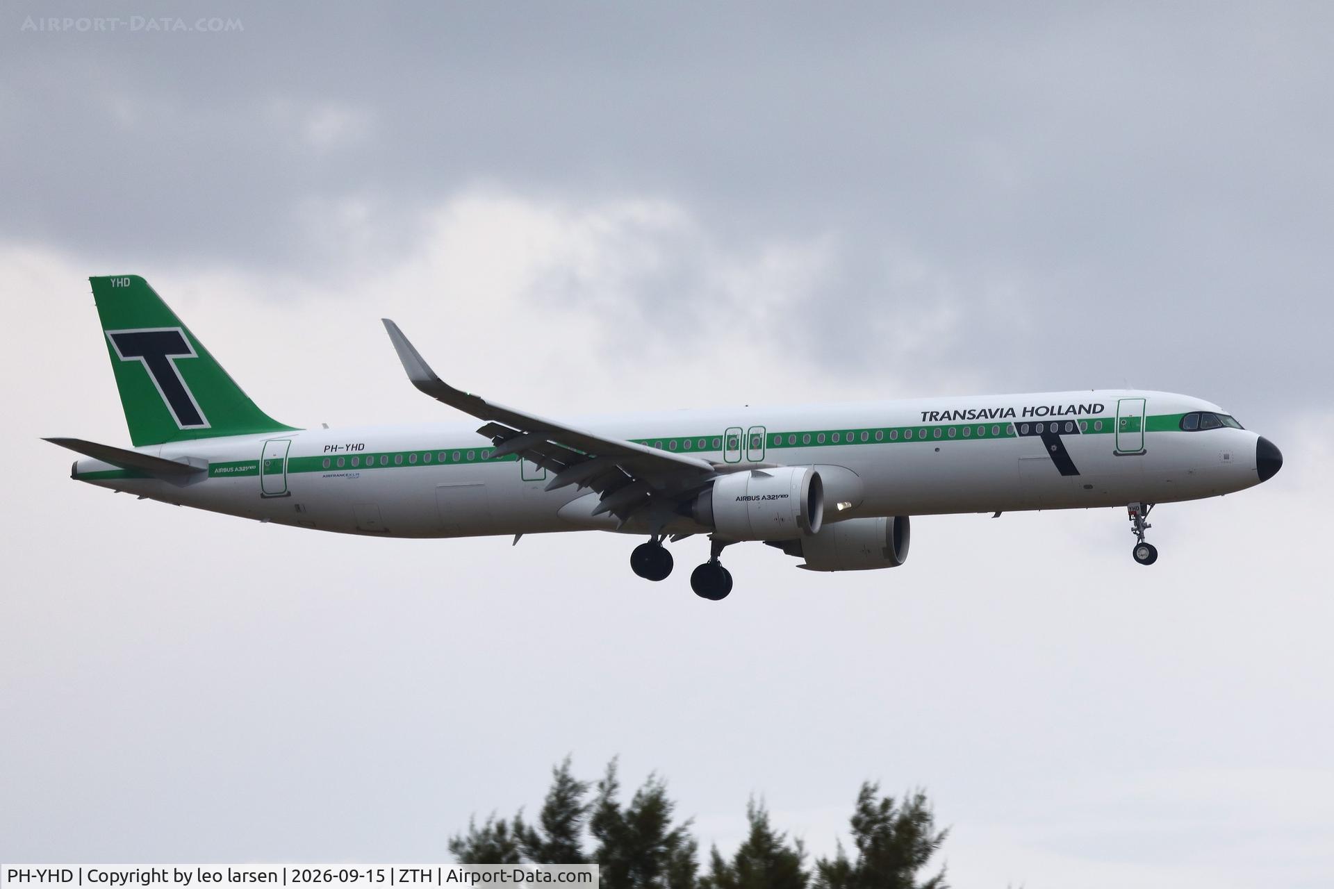 Aircraft PH-YHD, 2025 Airbus A321-252NX, c/n 12652 l/n 1226, Zahynthos 15.9.2026, at ZTH, photo by leo larsen