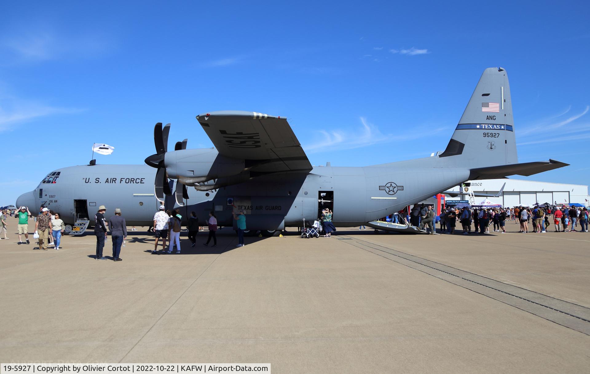 Aircraft 19-5927, Lockheed Martin C-130J-30 Super Hercules, c/n 382-5927, 2022 Airshow, at KAFW, photo by Olivier Cortot