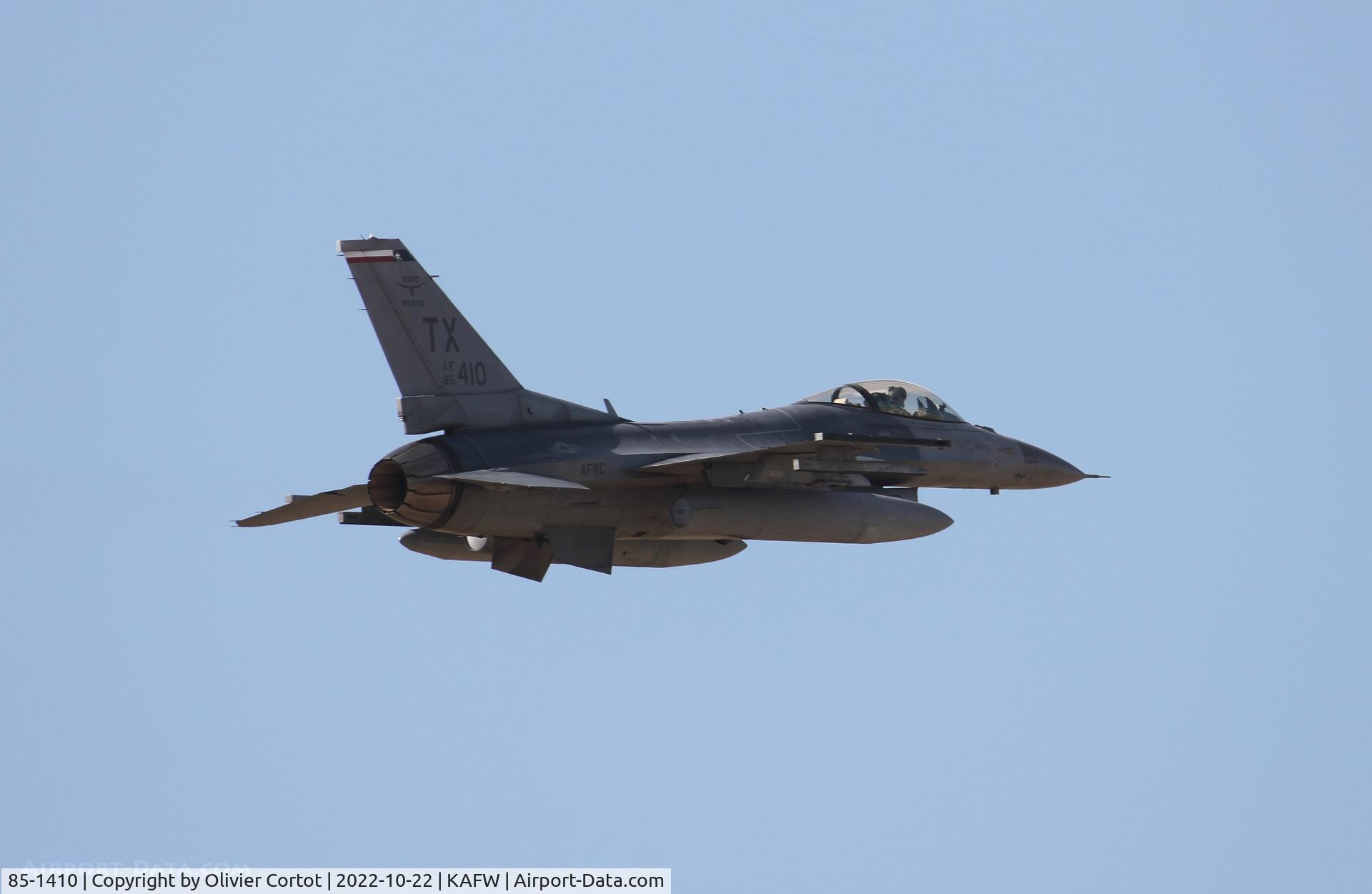 Aircraft 85-1410, 1985 General Dynamics F-16C Fighting Falcon, c/n 5C-190, 2022 Airshow, at KAFW, photo by Olivier Cortot