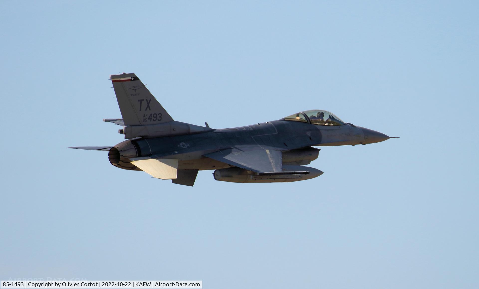 Aircraft 85-1493, 1985 General Dynamics F-16C Fighting Falcon, c/n 5C-273, 2022 Airshow, at KAFW, photo by Olivier Cortot