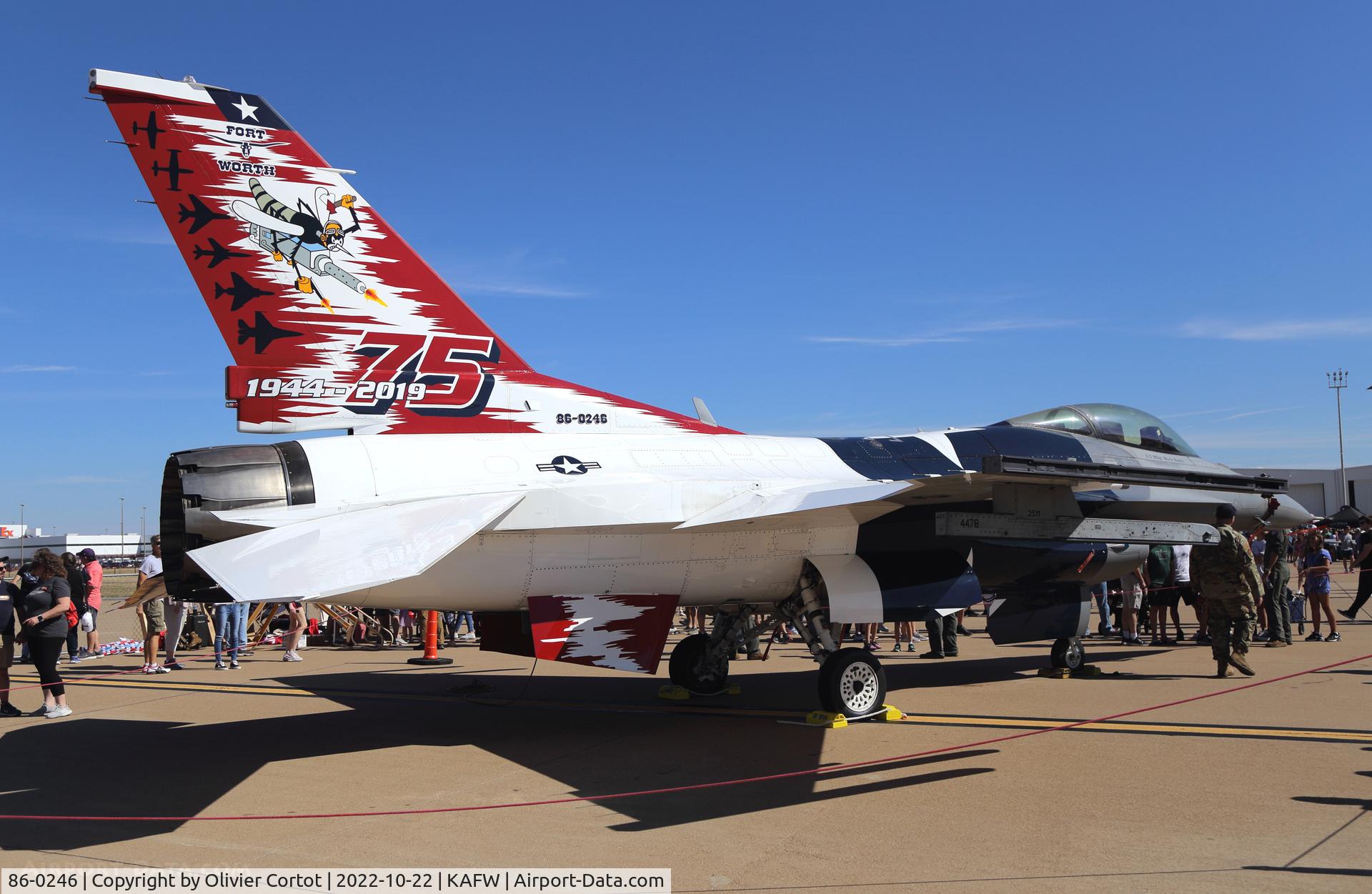 Aircraft 86-0246, 1986 General Dynamics F-16C Fighting Falcon, c/n 5C-352, 2022 Airshow, at KAFW, photo by Olivier Cortot