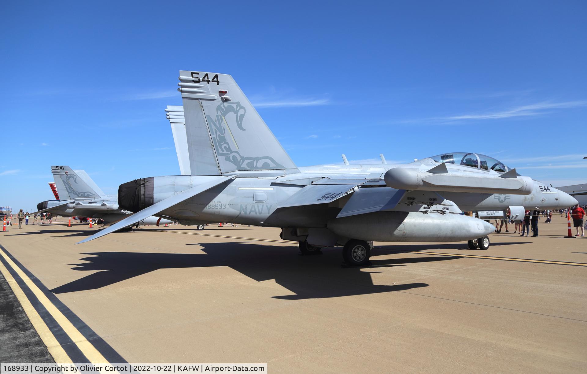 Aircraft 168933, Boeing EA-18G Prowler, c/n G105, 2022 Airshow, at KAFW, photo by Olivier Cortot