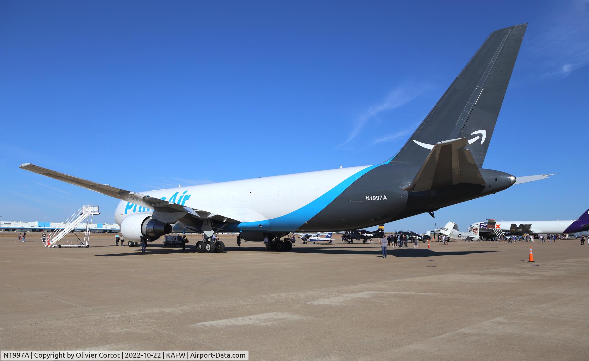 Aircraft N1997A, 1994 Boeing 767-33A/ER/BDSF, c/n 27310 l/n 545, 2022 Airshow, at KAFW, photo by Olivier Cortot