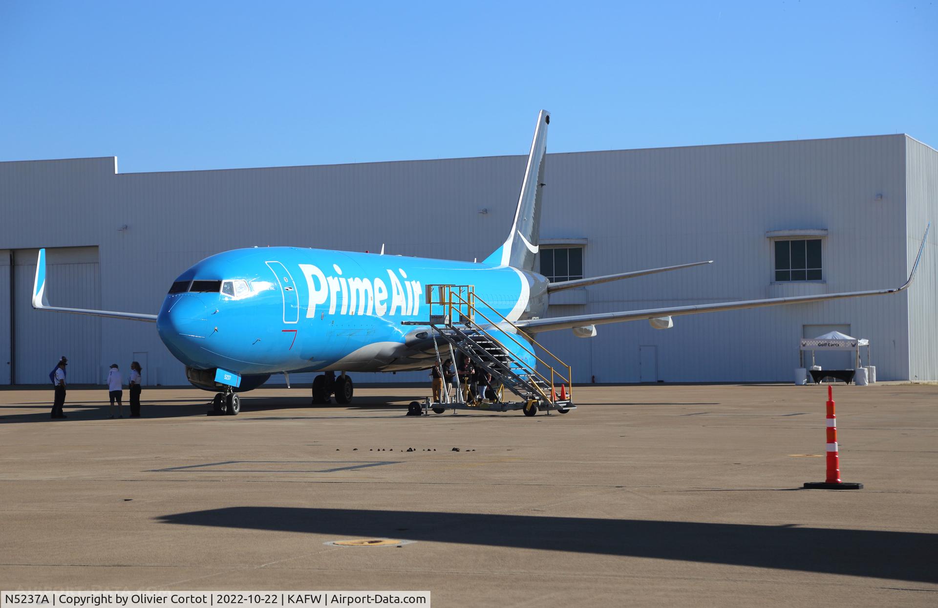 Aircraft N5237A, 2006 Boeing 737-84P(BCF), c/n 32608 l/n 1855, 2022 Airshow, at KAFW, photo by Olivier Cortot